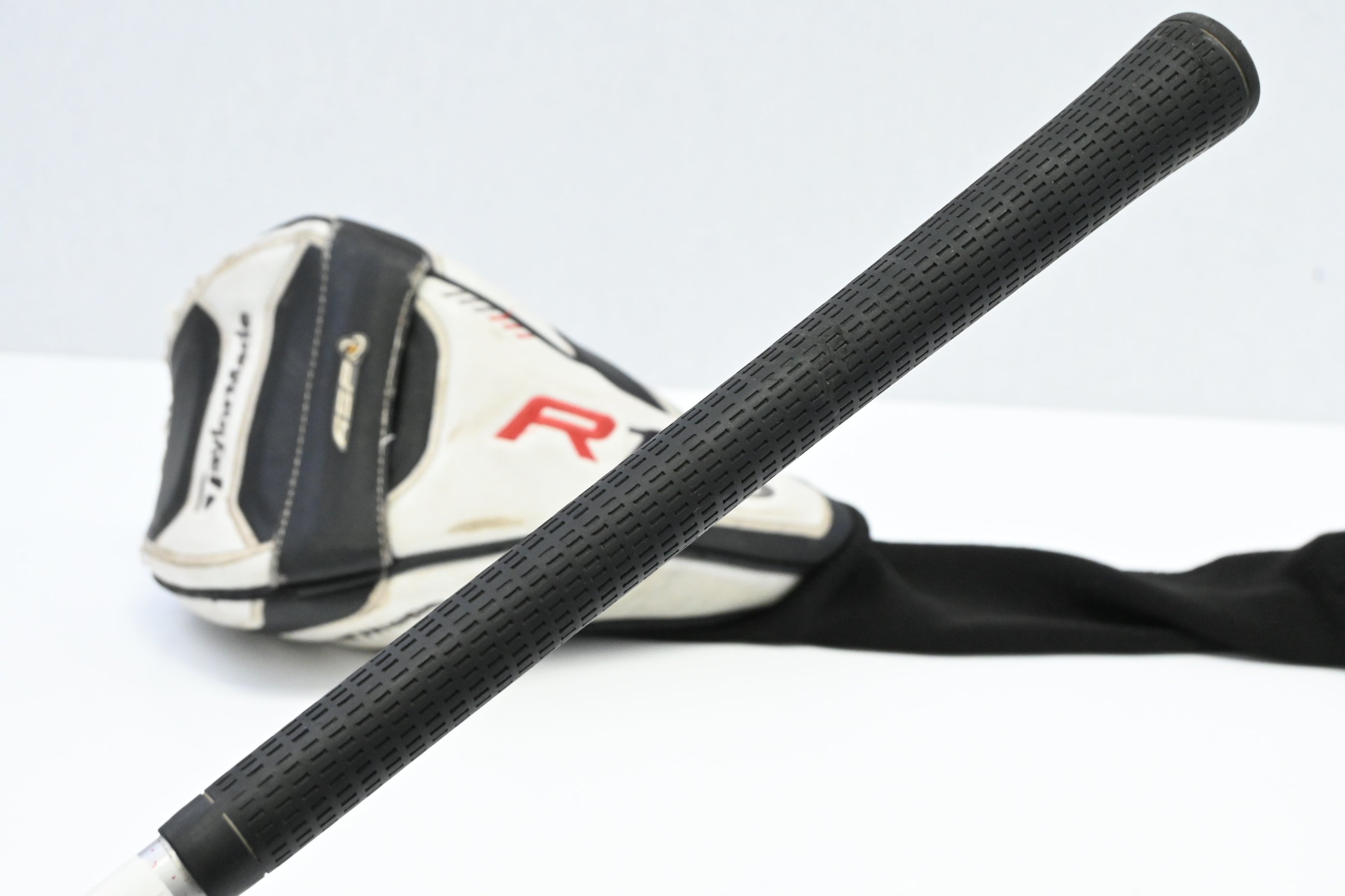 Taylormade R11S Driver / 9 Degree / Regular Flex Aldila RIP Phenom 60 Shaft