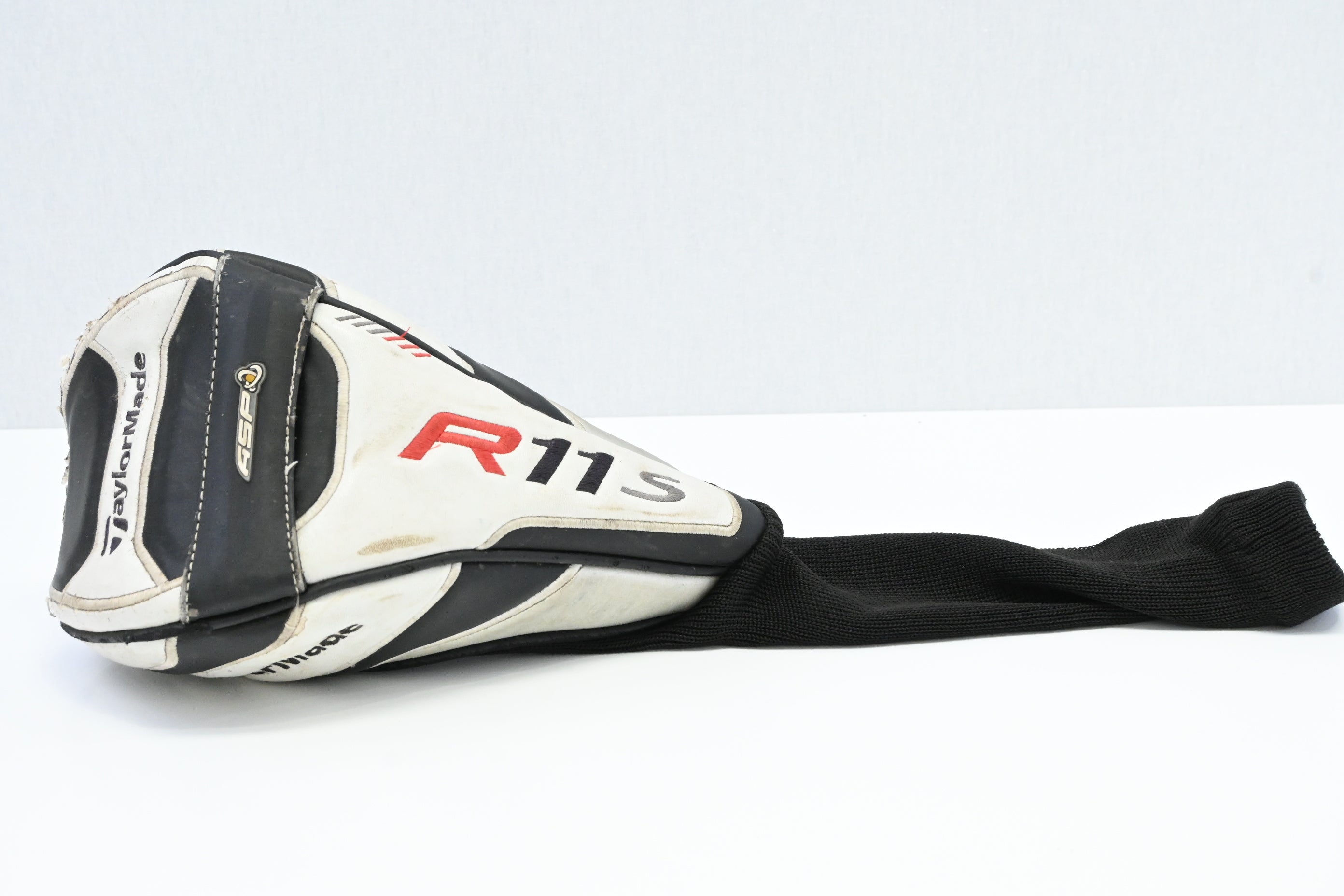 Taylormade R11S Driver / 9 Degree / Regular Flex Aldila RIP Phenom 60 Shaft