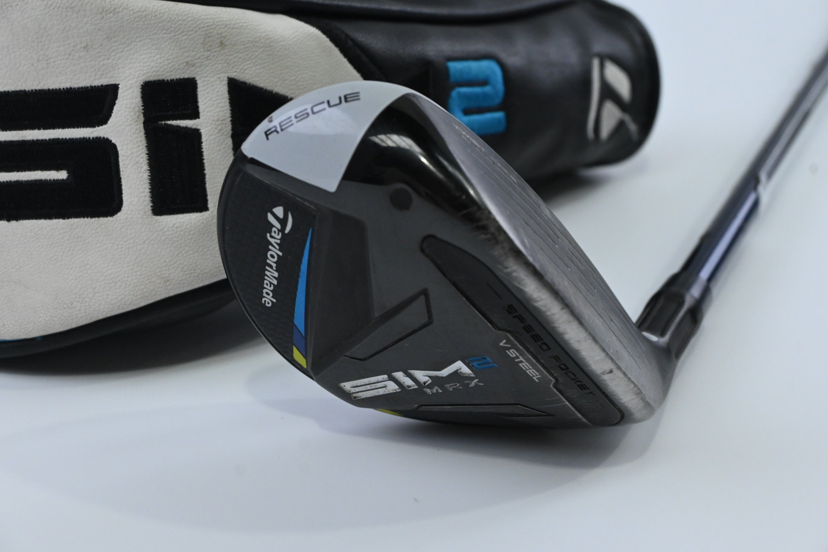 Taylormade SIM2 Max #4 Hybrid / 22 Degree / Senior Flex Fujikura Ventus Blue 5