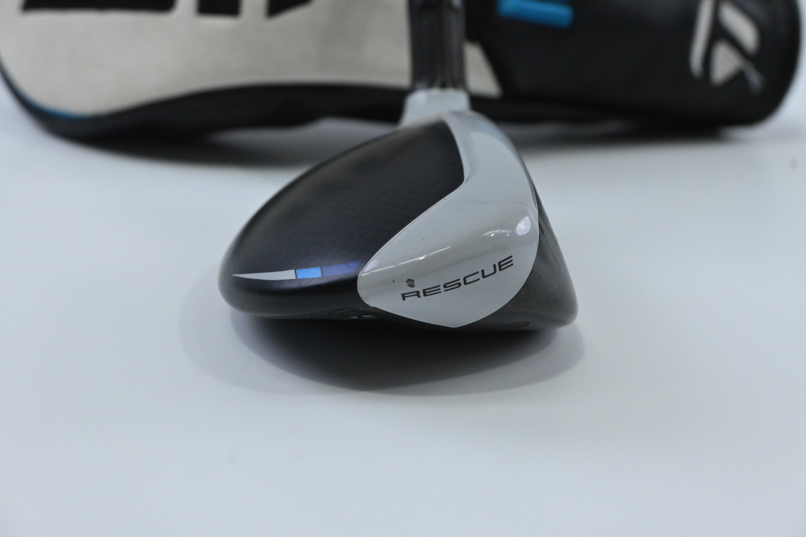 Taylormade SIM2 Max #4 Hybrid / 22 Degree / Senior Flex Fujikura Ventus Blue 5