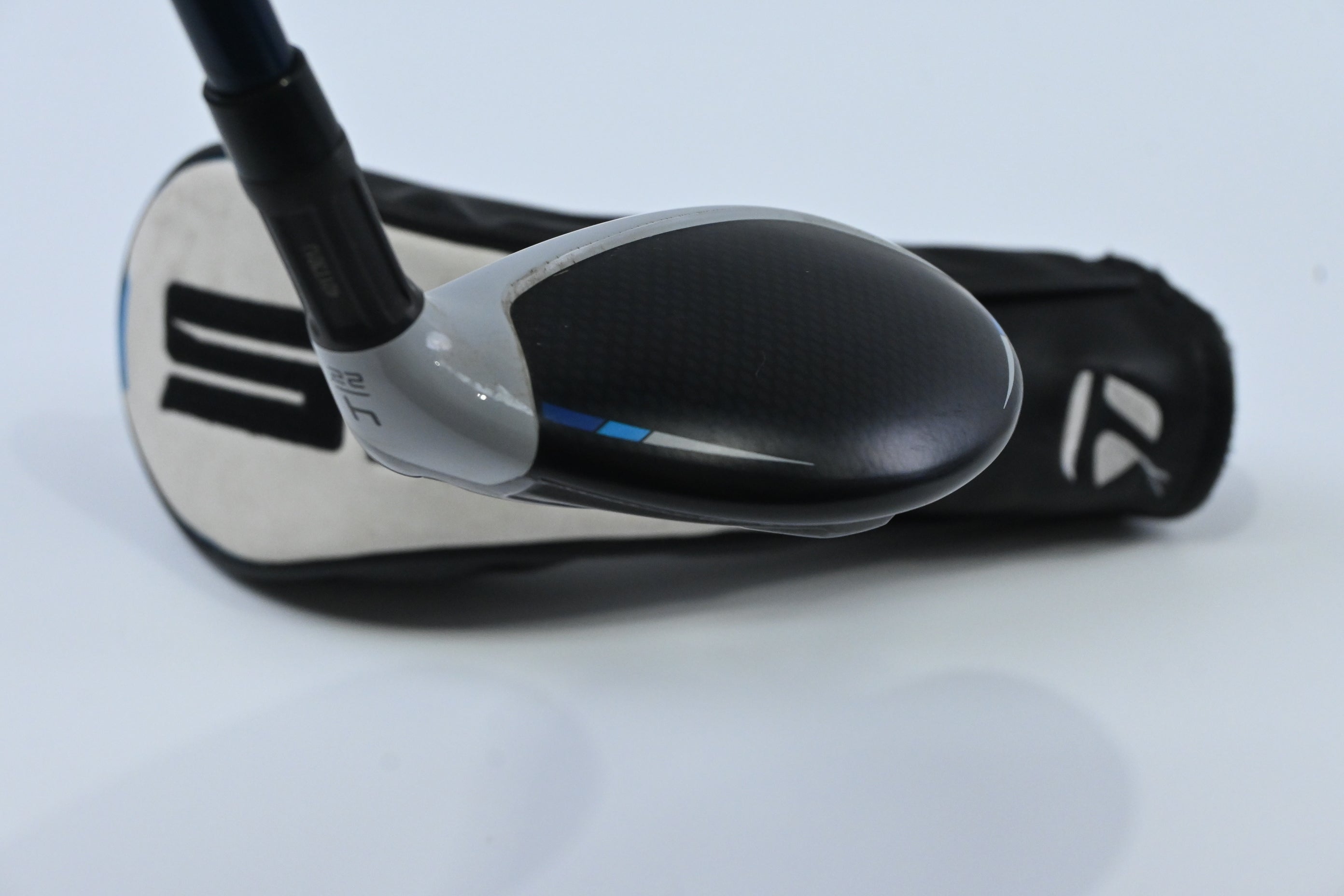 Taylormade SIM2 Max #4 Hybrid / 22 Degree / Senior Flex Fujikura Ventus Blue 5