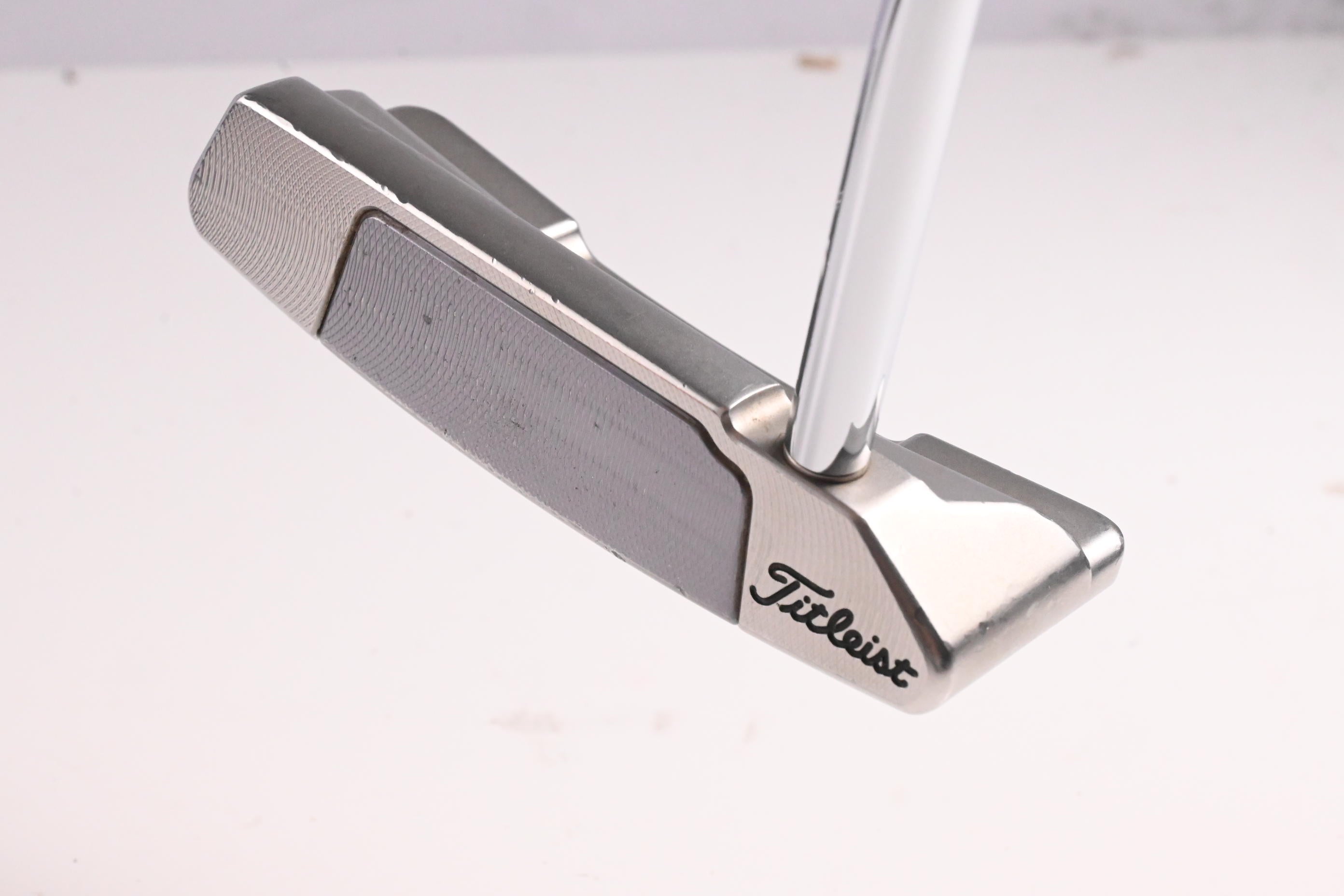 Scotty Cameron Select Newport M2 2016 Putter / 33 Inch