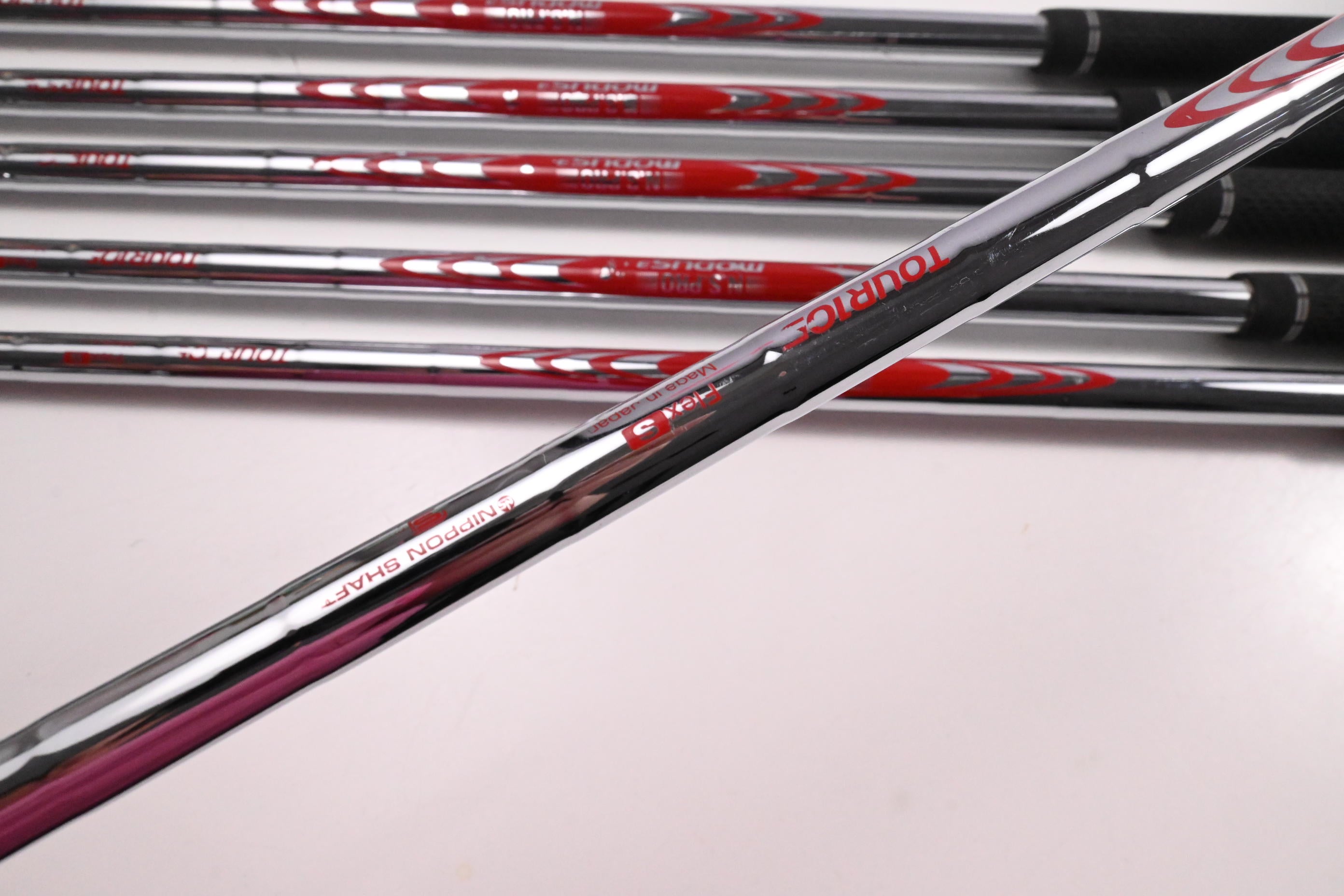 Ping i530 Irons / 5-PW / Black Dot / Stiff Flex N.S.Pro Modus3 Tour 105 Shafts