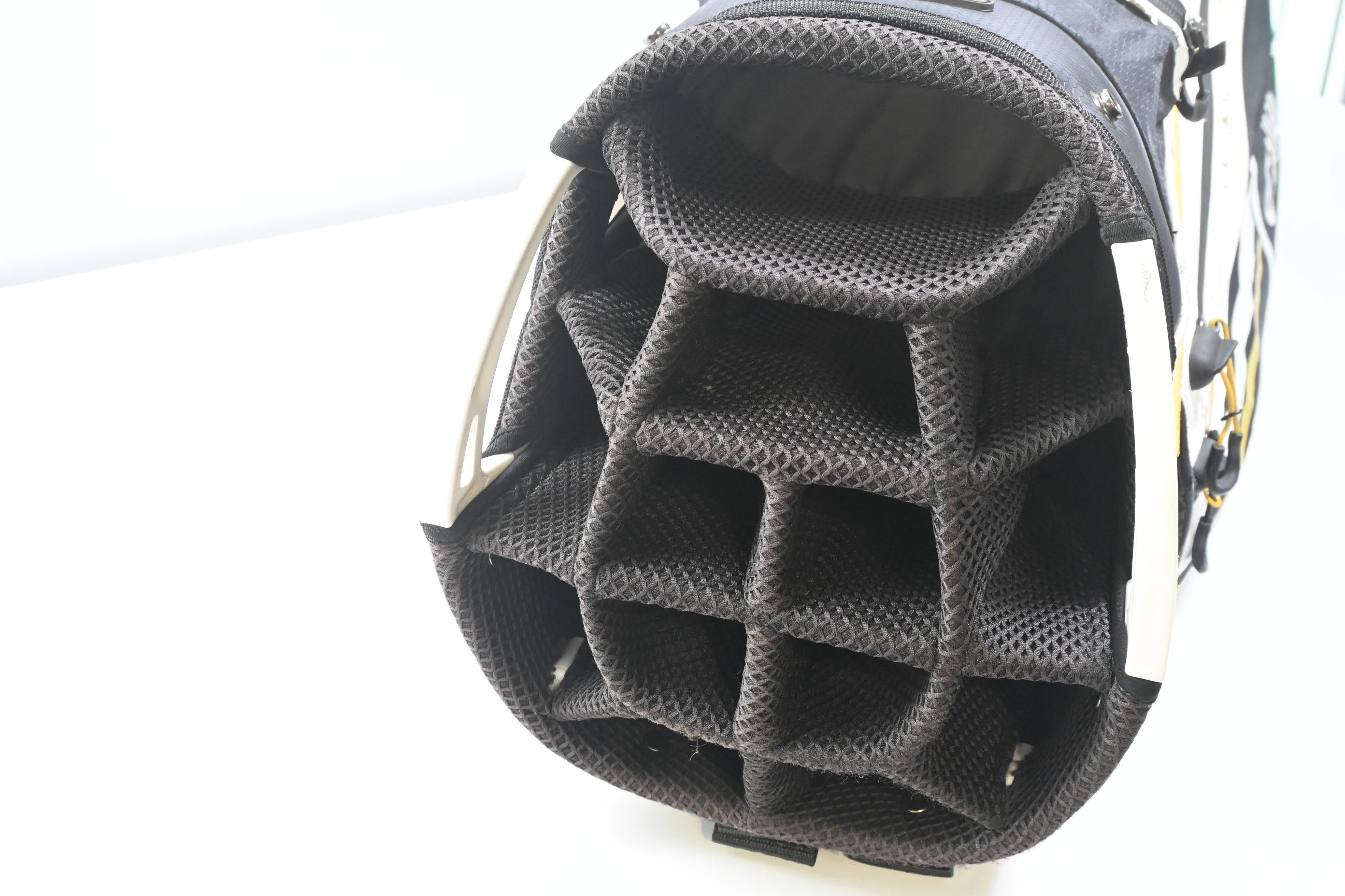 Callaway Chev 14 Dry Cart Bag / 14-Way Divider / Black, White & Gold