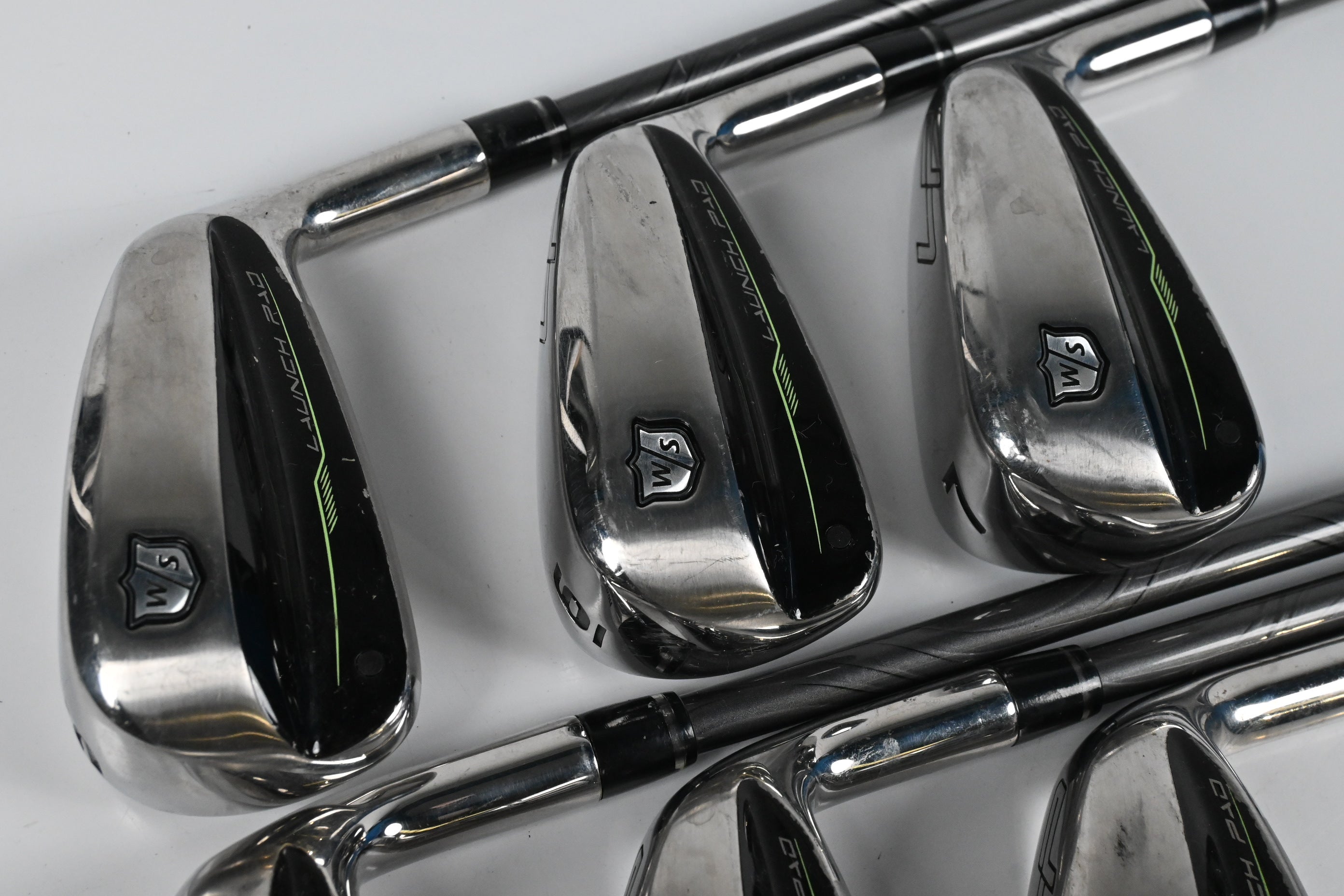 Wilson Launch Pad 2022 Irons / 5-PW / Regular Flex EvenFlow Green 65 Shafts