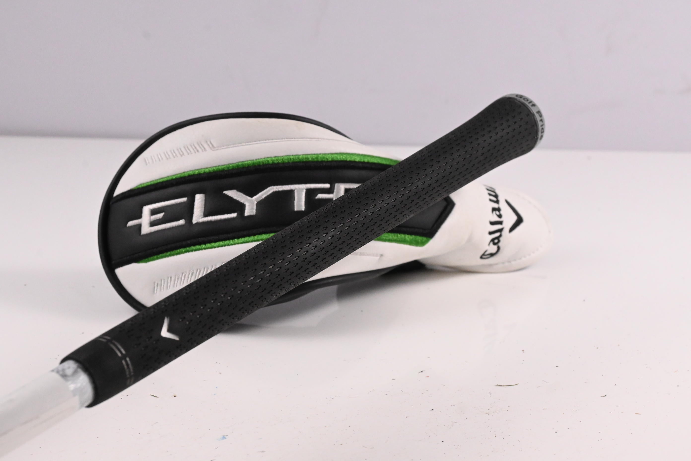 Callaway Elyte X #4 Hybrid / 21 Degree / Regular Flex Denali Charcoal 60 Shaft