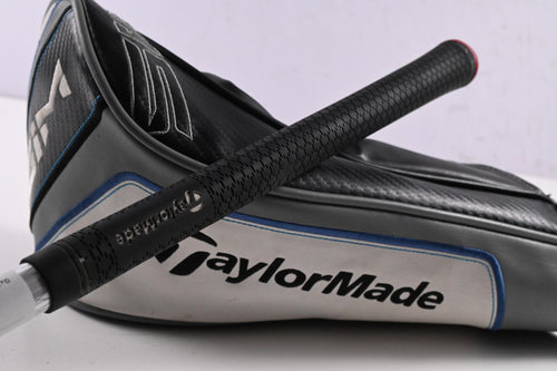 Taylormade SIM Max Driver / 9 Degree / Stiff Flex Fujikura Speeder Evolution 57