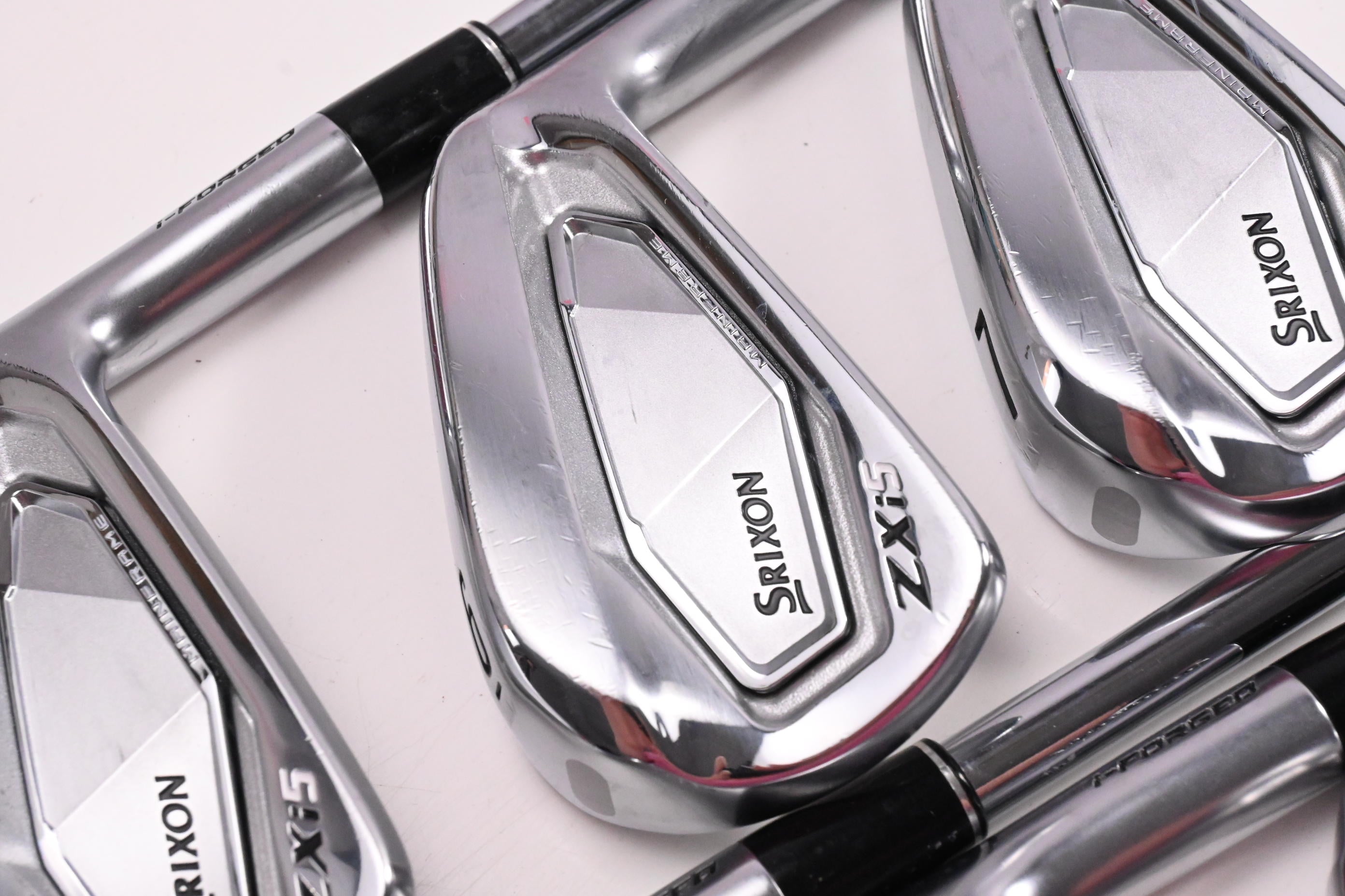 Srixon ZXi5 Irons / 5-PW / Regular Flex Dynamic Gold Mid 100 R300 Shafts