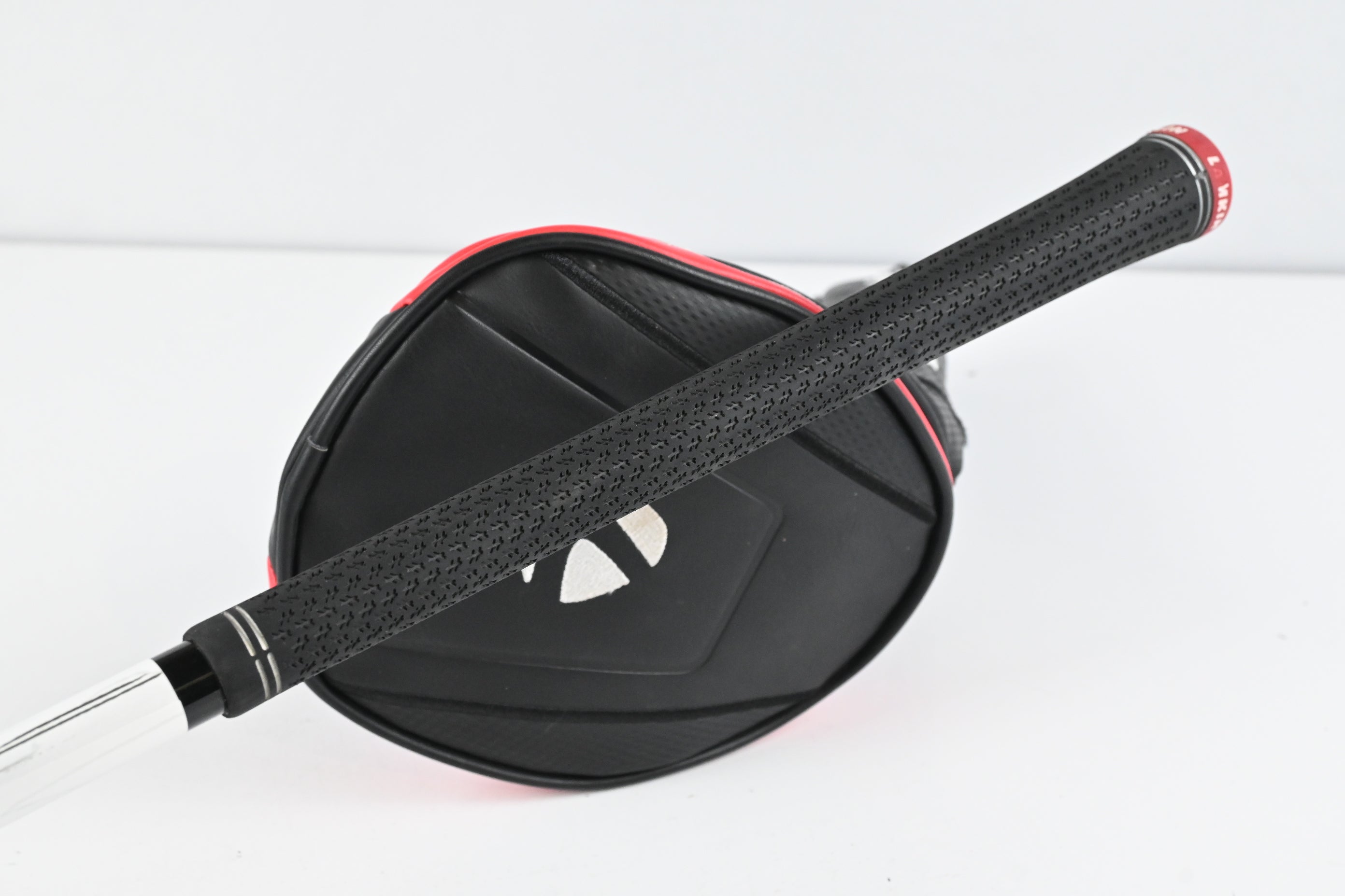 Taylormade Stealth Plus Driver / 9 Degree / Regular Flex Fujikura Ventus Red 5