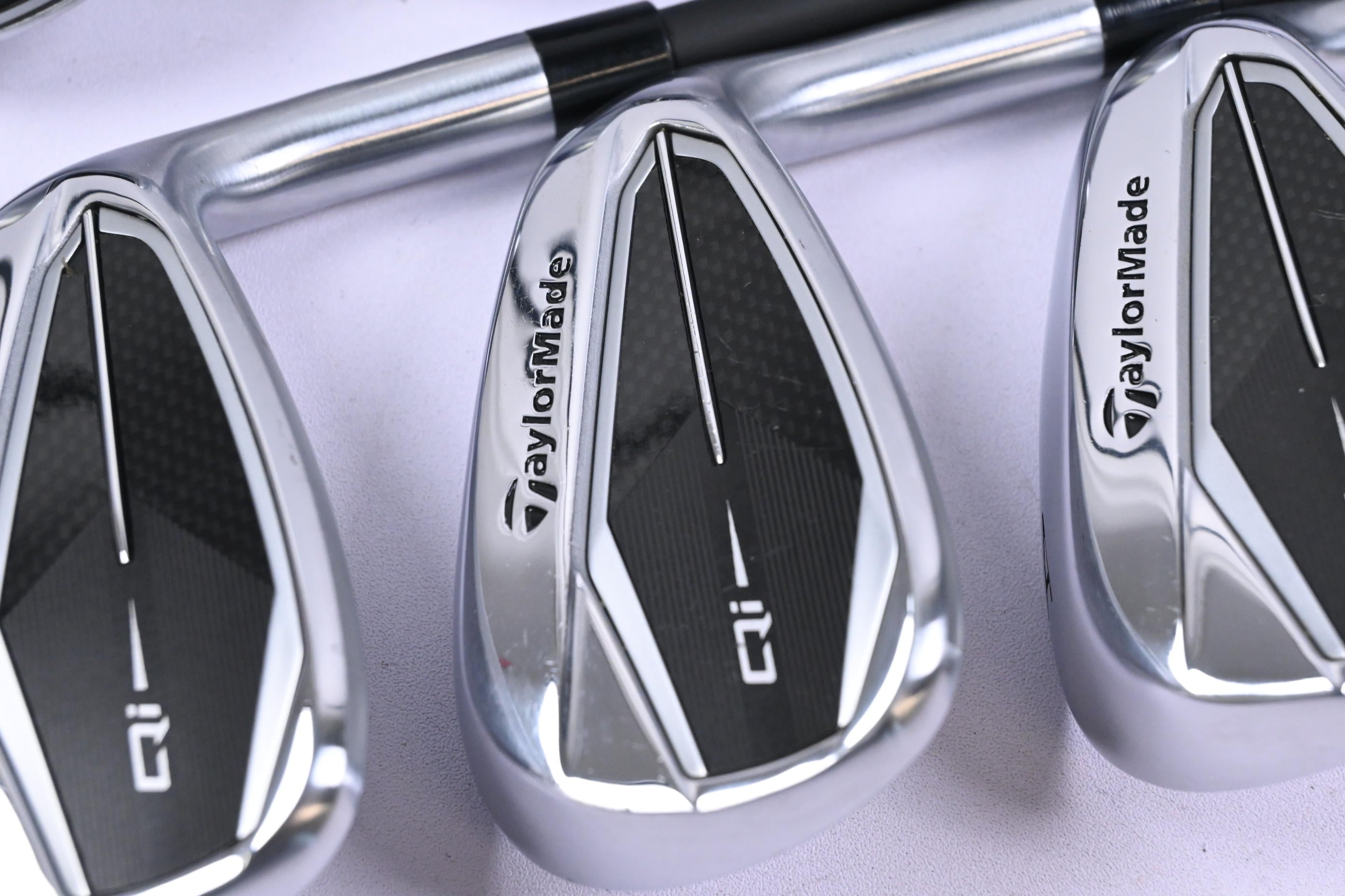 Taylormade Qi Irons / 6-PW+GW / Senior Flex KBS REAX 55 Shafts