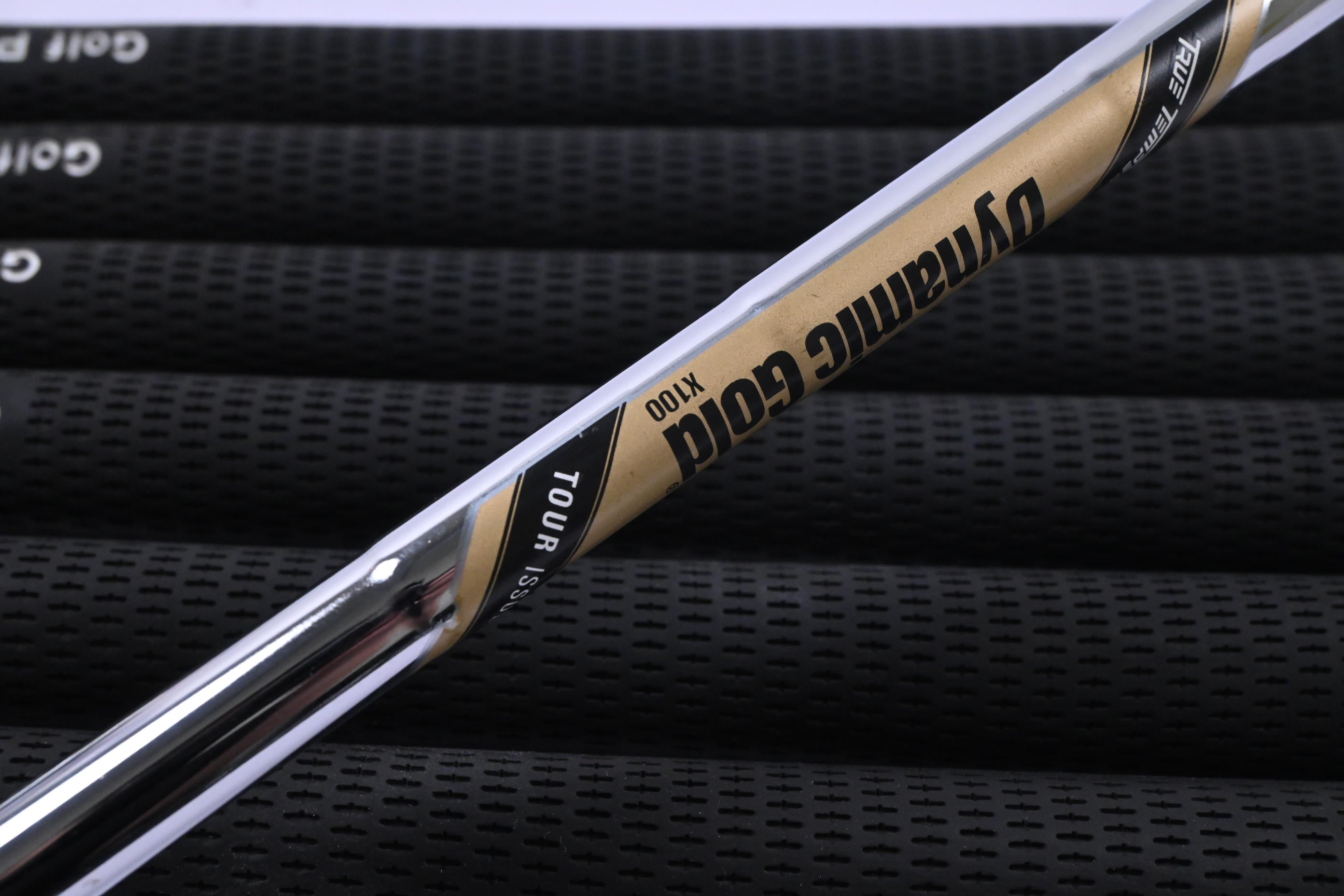 Titleist MB 620/CB 620 Combo Irons / 4-PW / X-Flex Dynamic Gold X100 Shafts