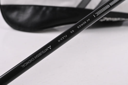 Titleist TSi2 Driver / 9 Degree / Regular Flex Tensei AV RAW Blue 55 w/ SFW
