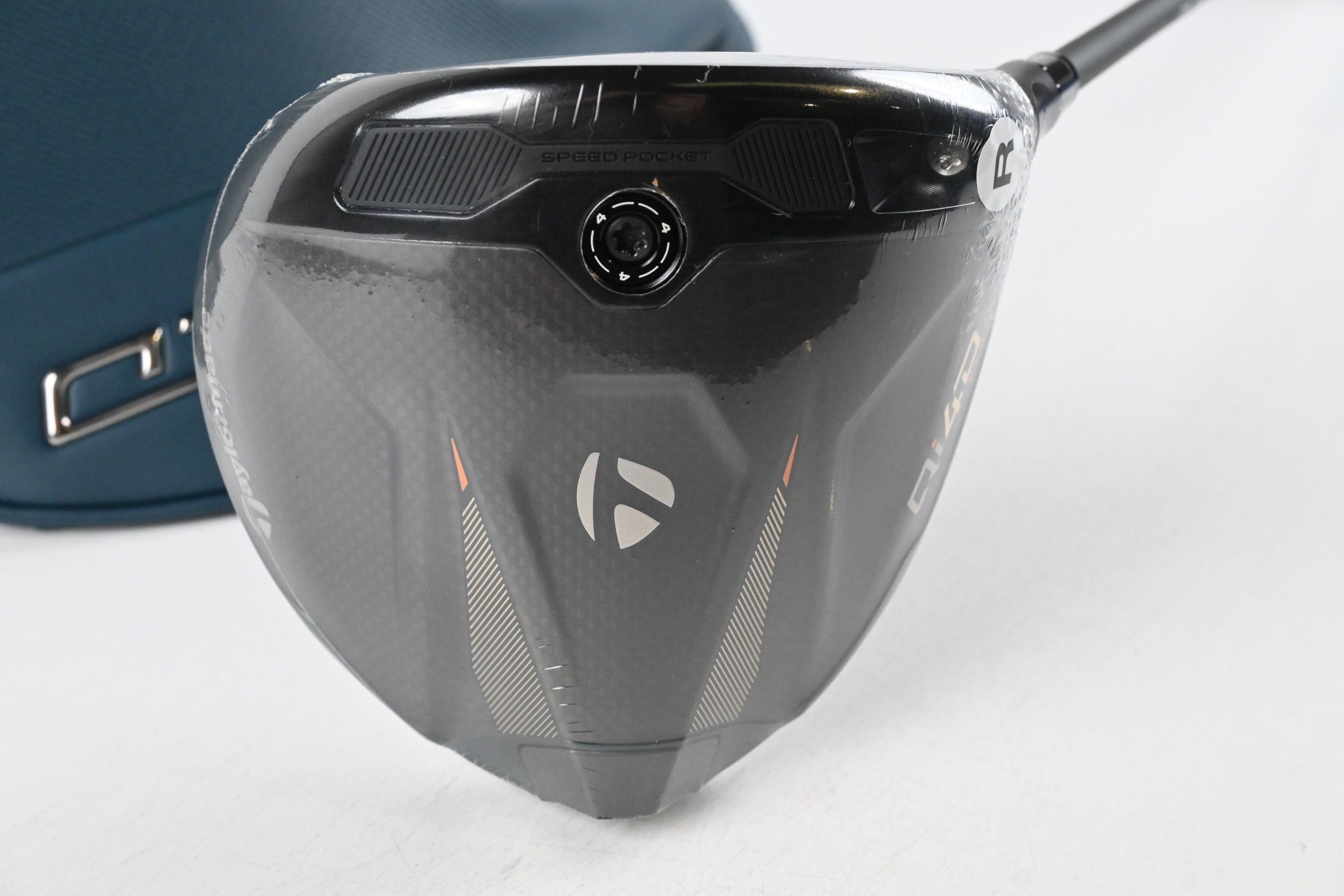 Taylormade Qi4D Max Driver / 10.5 Degree / Regular Flex REAX Blue 50 Shaft