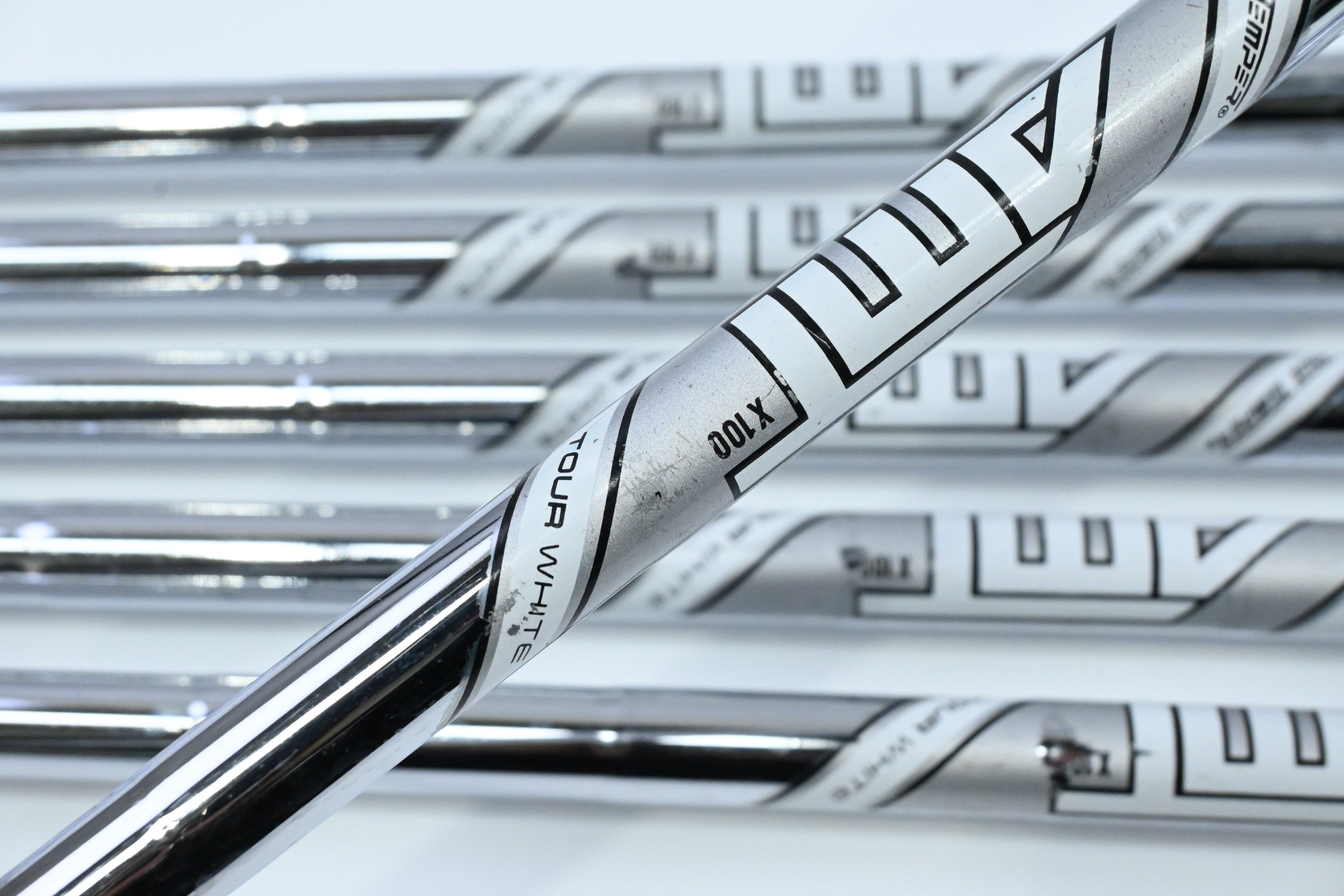 Titleist MB 620 Irons / 5-PW / X-Flex AMT Tour White X100 Shafts