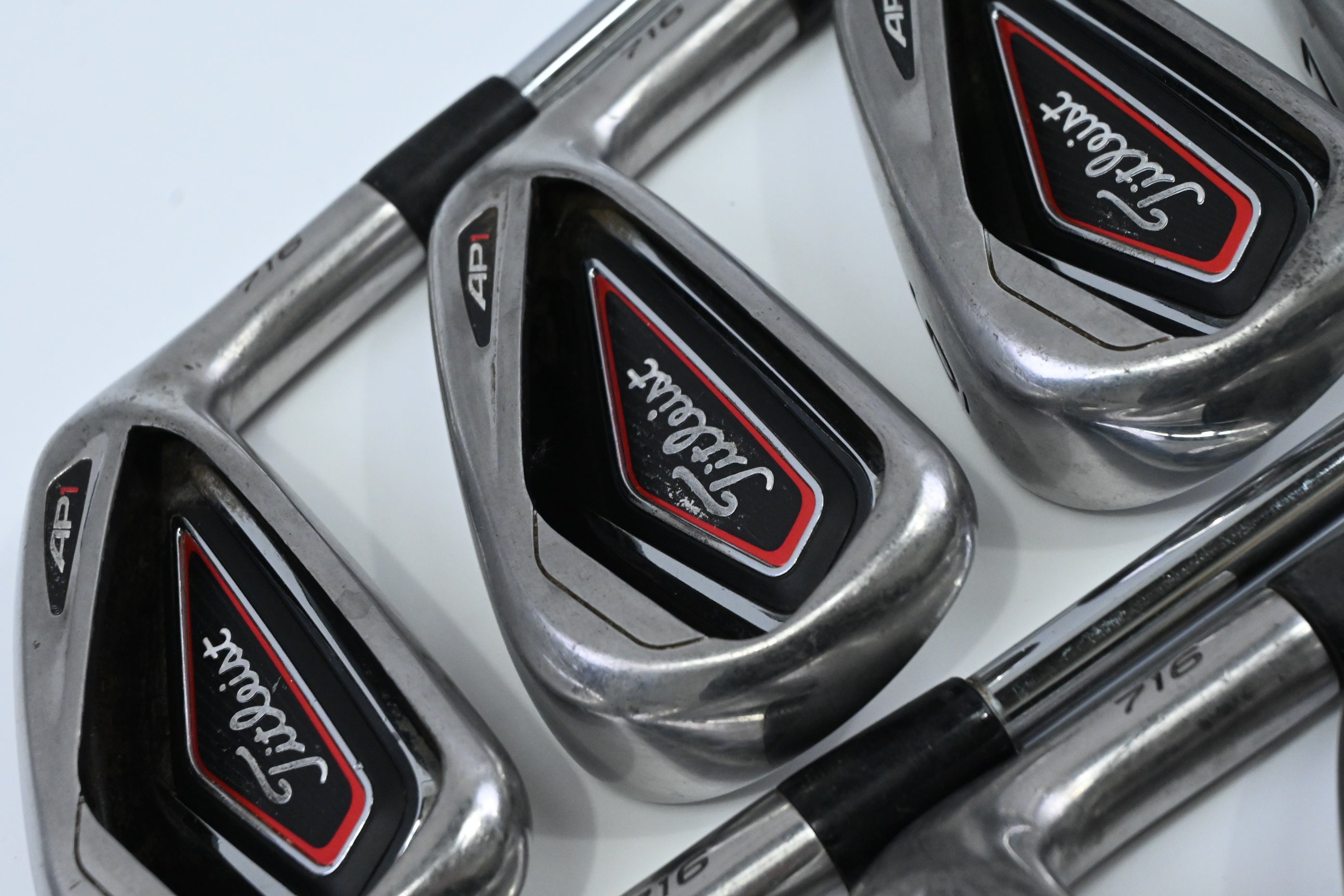 Titleist 716 AP1 Irons / 4-PW+GW / Regular Flex XP 90 R300 Shafts