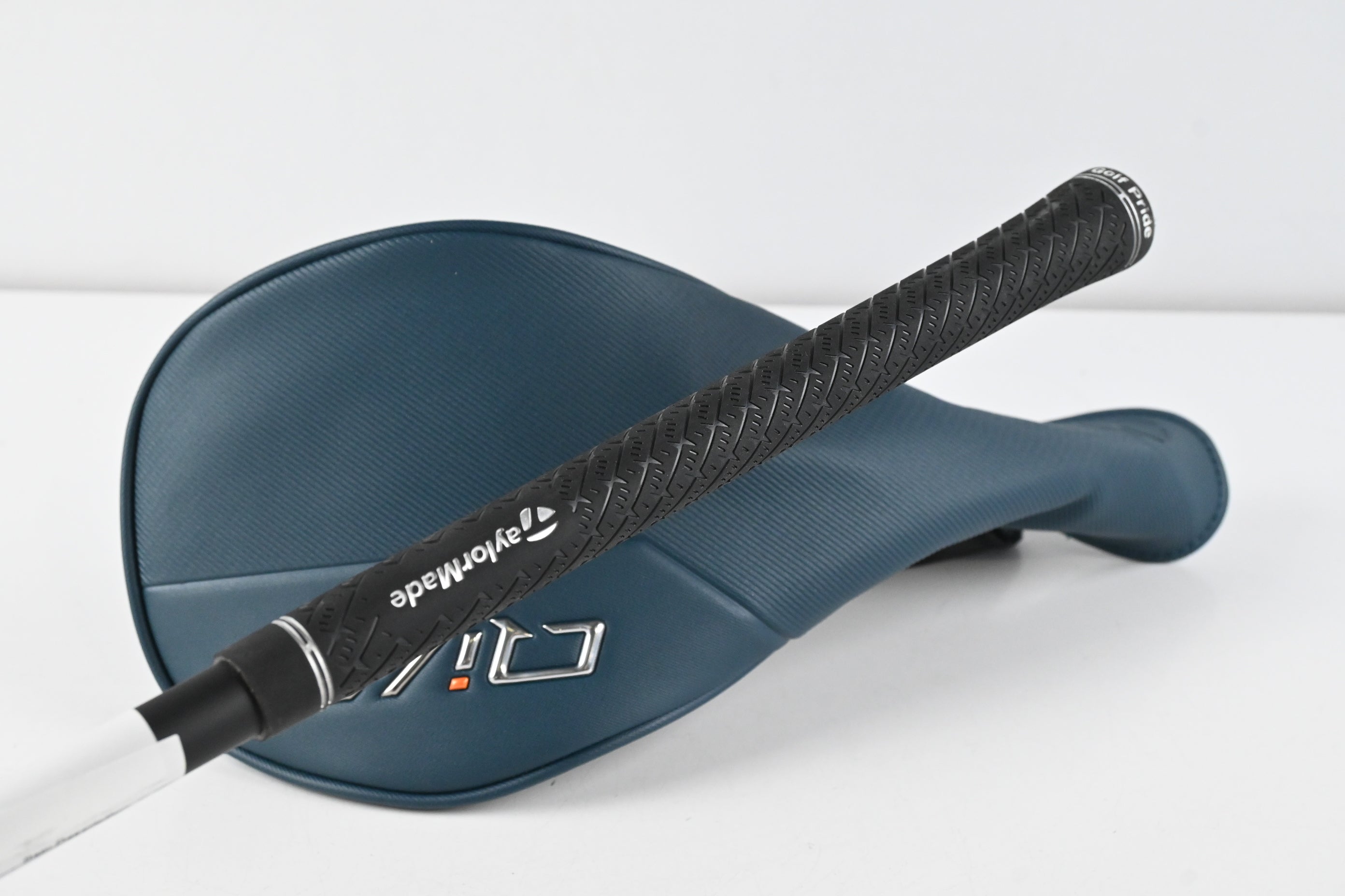 Taylormade Qi4D Max Driver / 10.5 Degree / Regular Flex REAX Blue 50 Shaft