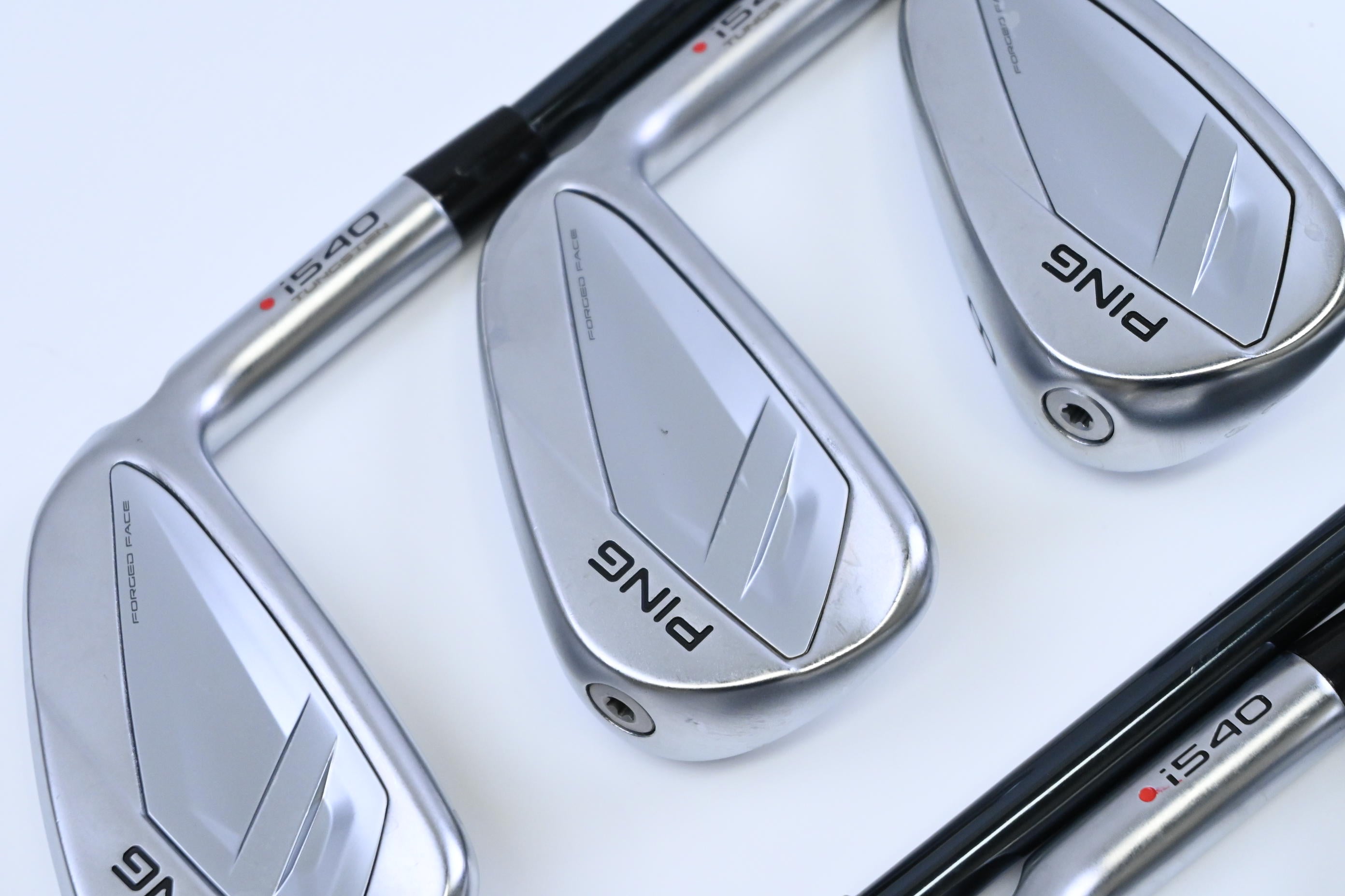 Ping i540 Irons / 6-PW+UW / Red Dot / Regular Flex UST Recoil Dart 75 Shafts