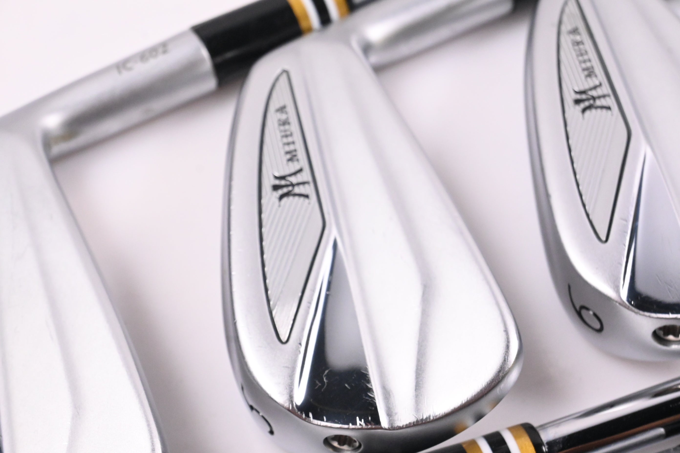Miura IC-602 Irons / 4-PW+GW / Regular+ Flex Project X LZ 115 Shafts