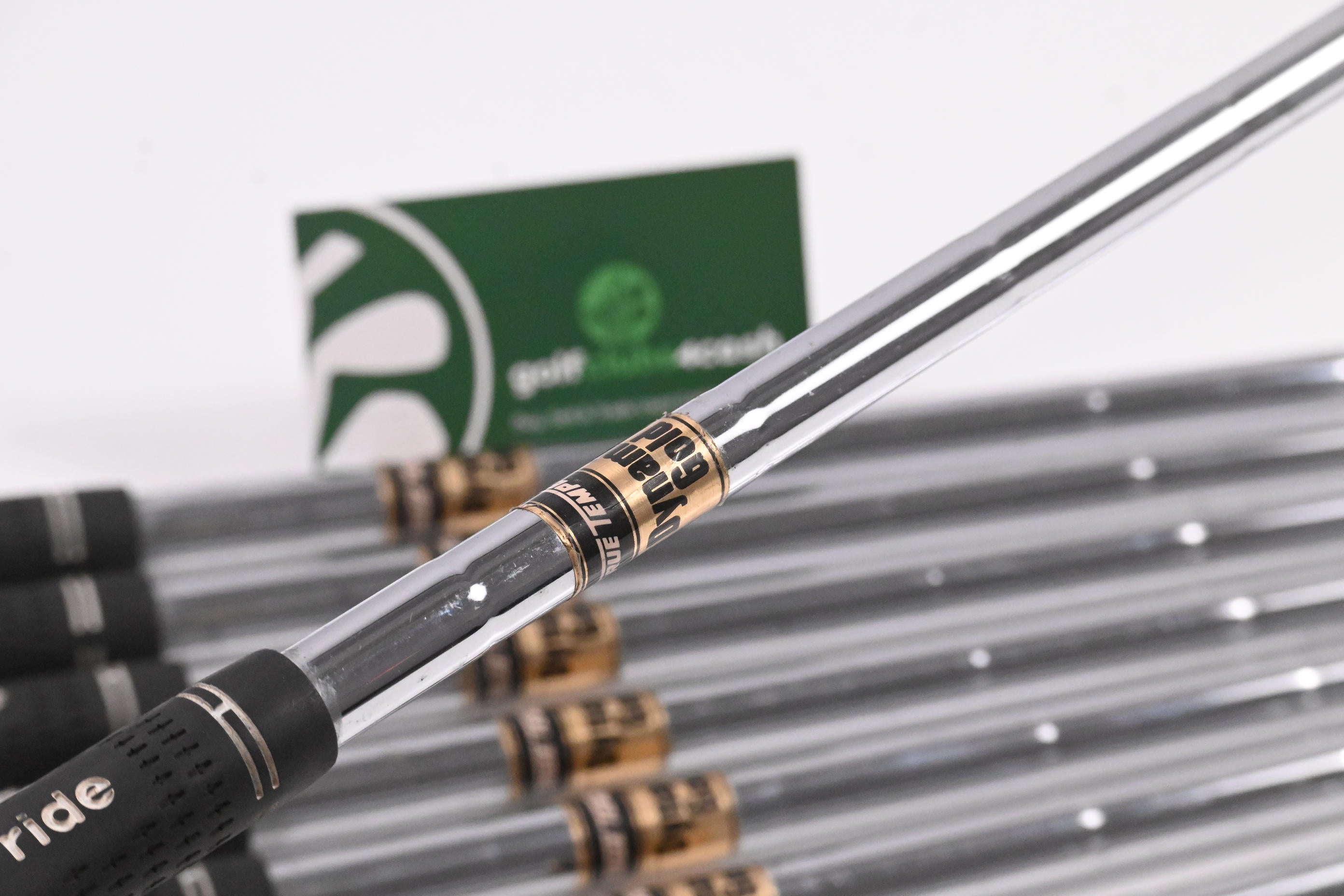 Dynamic Gold R400 Shafts / Regular Flex / Set of 8 / .355 Tip