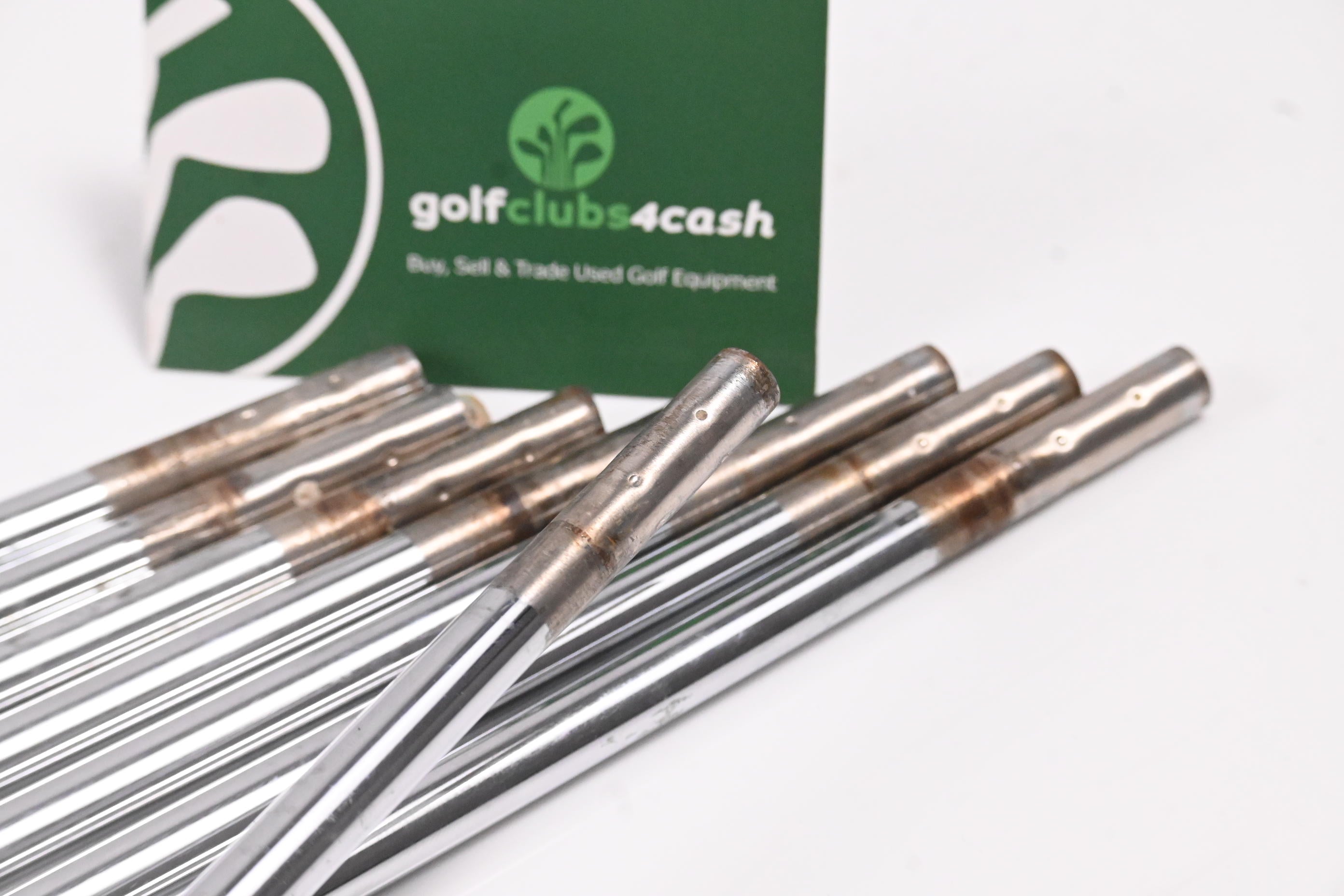 Dynamic Gold R400 Shafts / Regular Flex / Set of 8 / .355 Tip