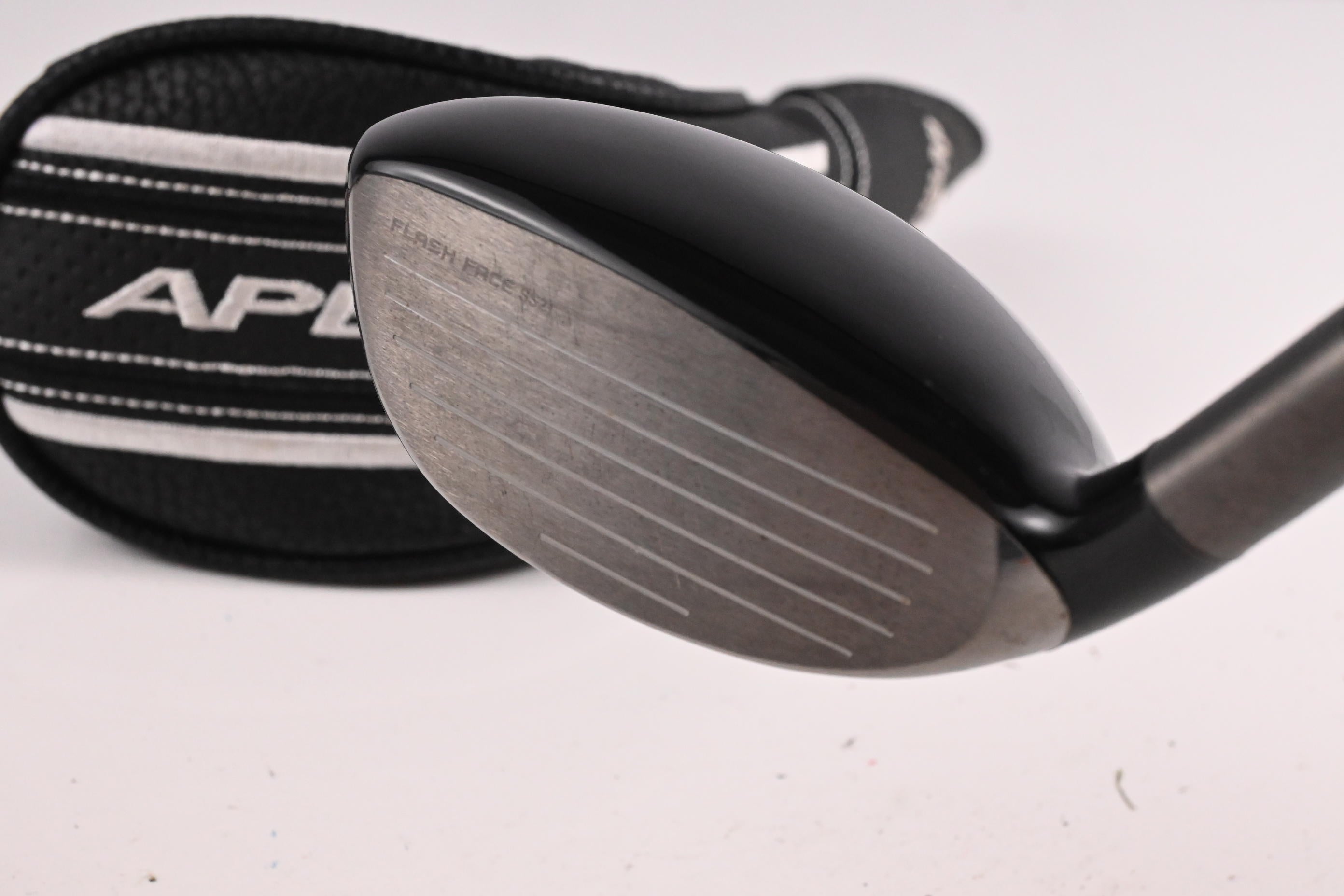 Callaway Apex UW #3 Hybrid / 19 Degree / Regular Flex HZRDUS Smoke RDX Black 70