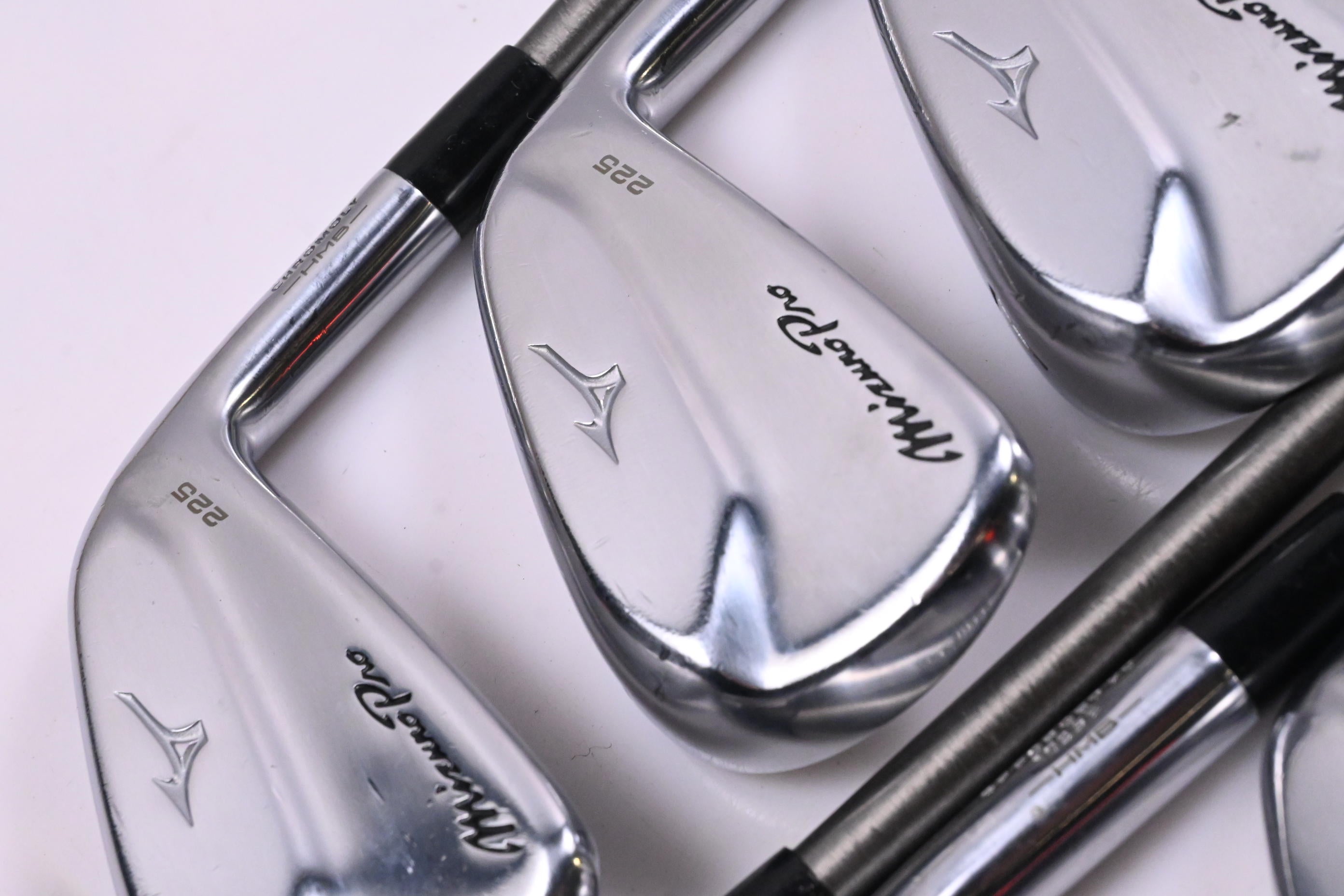 Mizuno Pro 225 Irons / 5-PW+GW / Regular Flex Aerotech Steel Fiber 95 Shafts