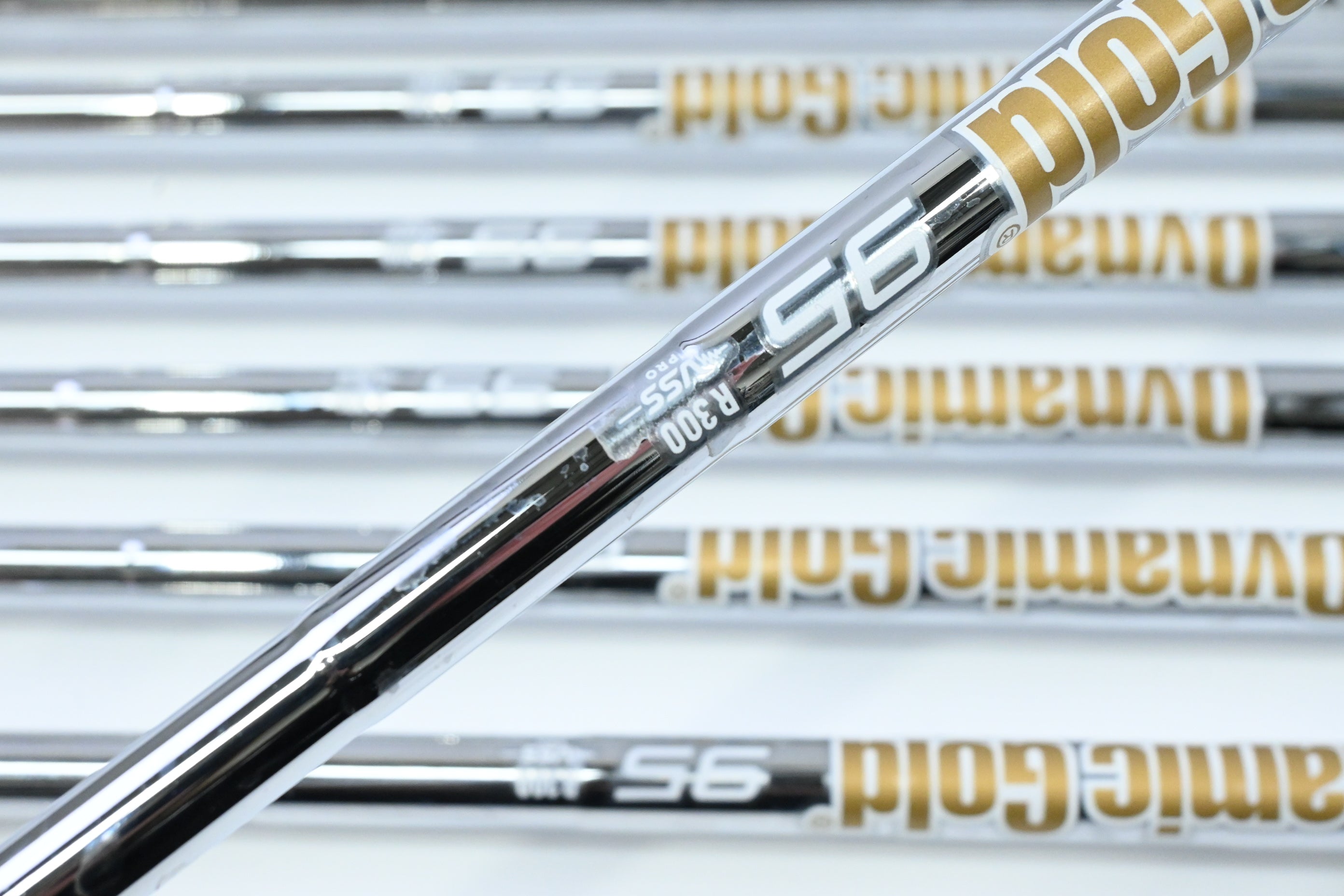 Wilson DYNAPWR Irons / 6-PW+GW+SW / Regular Flex Dynamic Gold 95 R300 Shafts