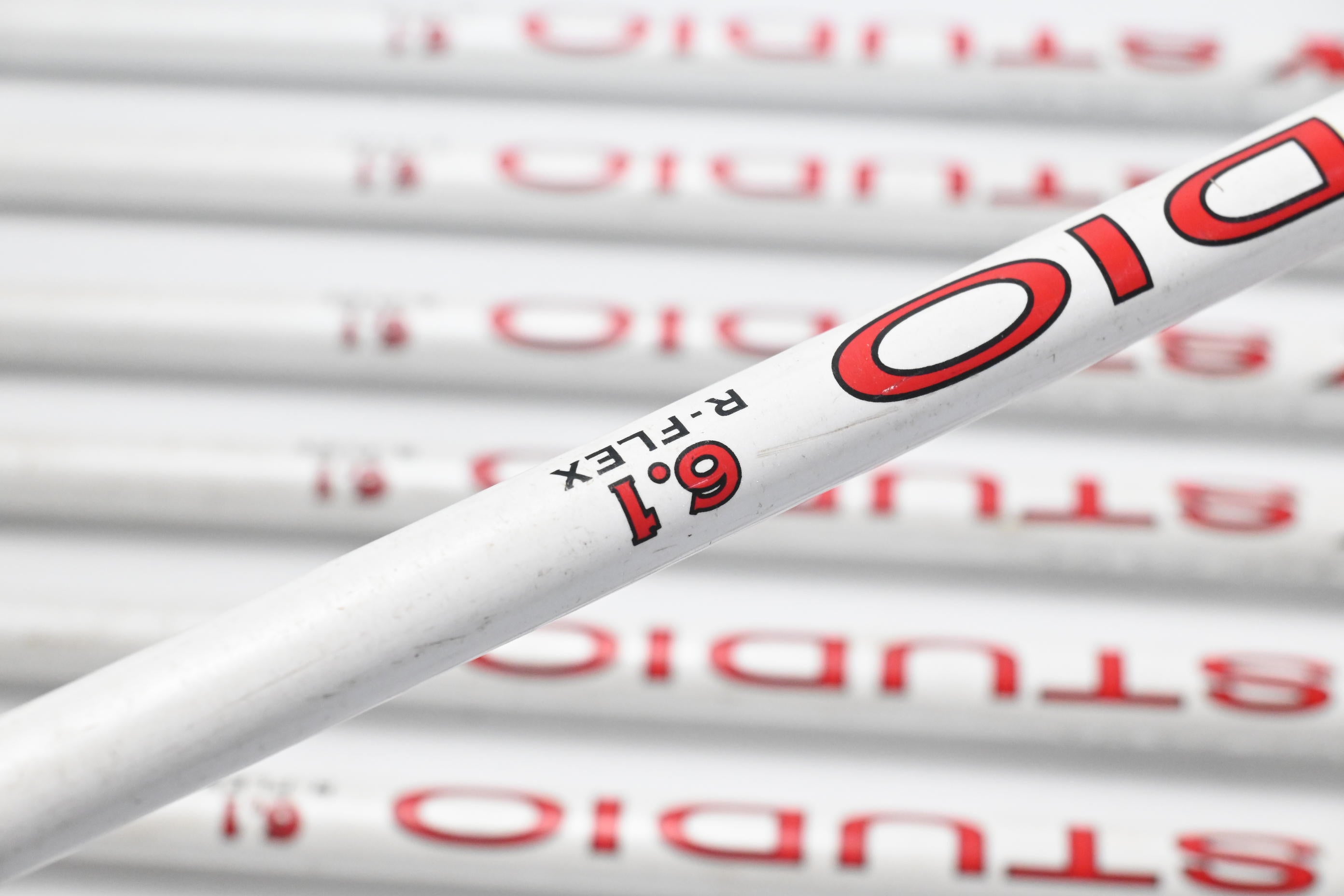 Wilson D100 Irons / 5-PW+GW+SW / Regular Flex Matrix Studio 6.1 Shafts
