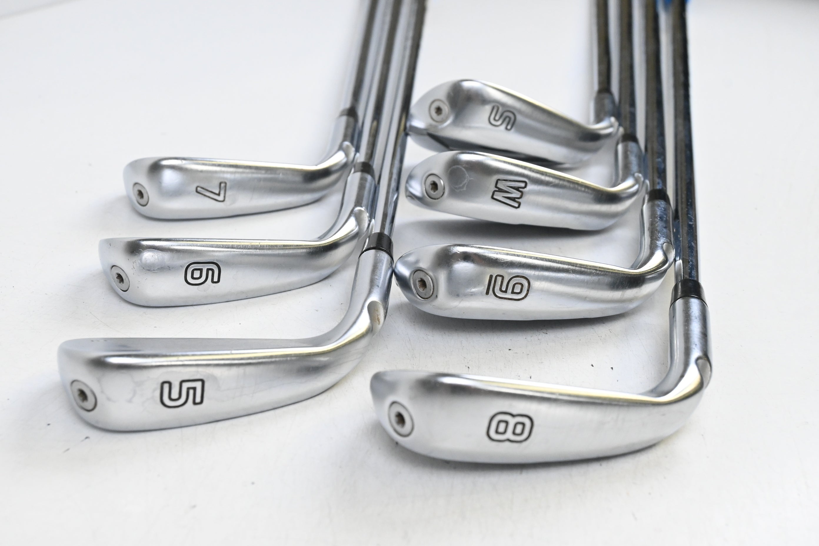 Ping G425 Irons / 5-PW+SW / Blue Dot / Regular Flex Dynamic Gold R300 Shafts