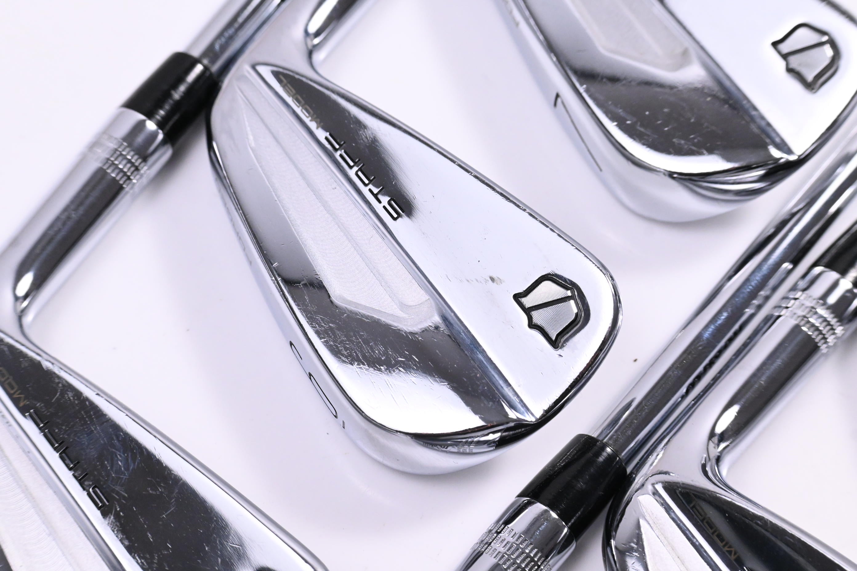 Wilson Staff Model Blade 2024 Irons / 5-PW / Stiff Flex Dynamic Gold 115 S300