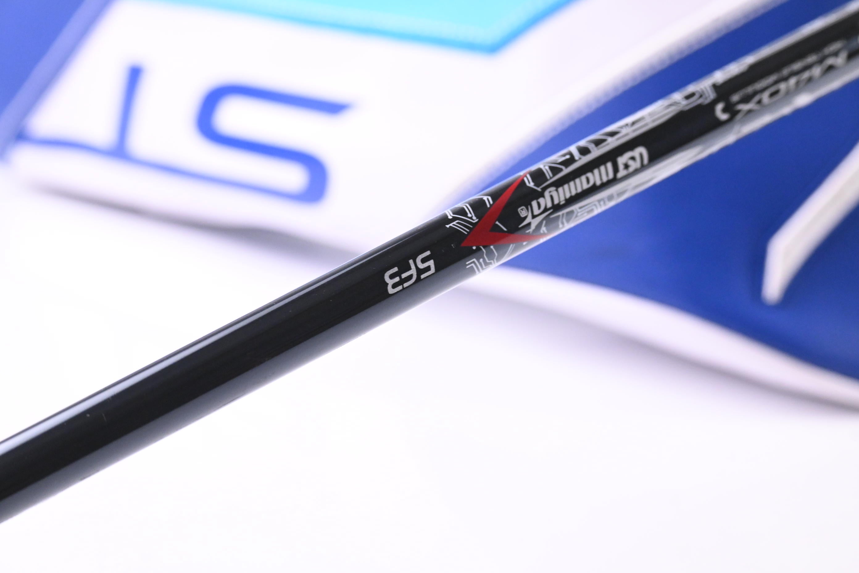 Mizuno ST-Max 230 Driver / 9.5 Degree / Regular Flex UST LinQ Red 5 M40X Shaft
