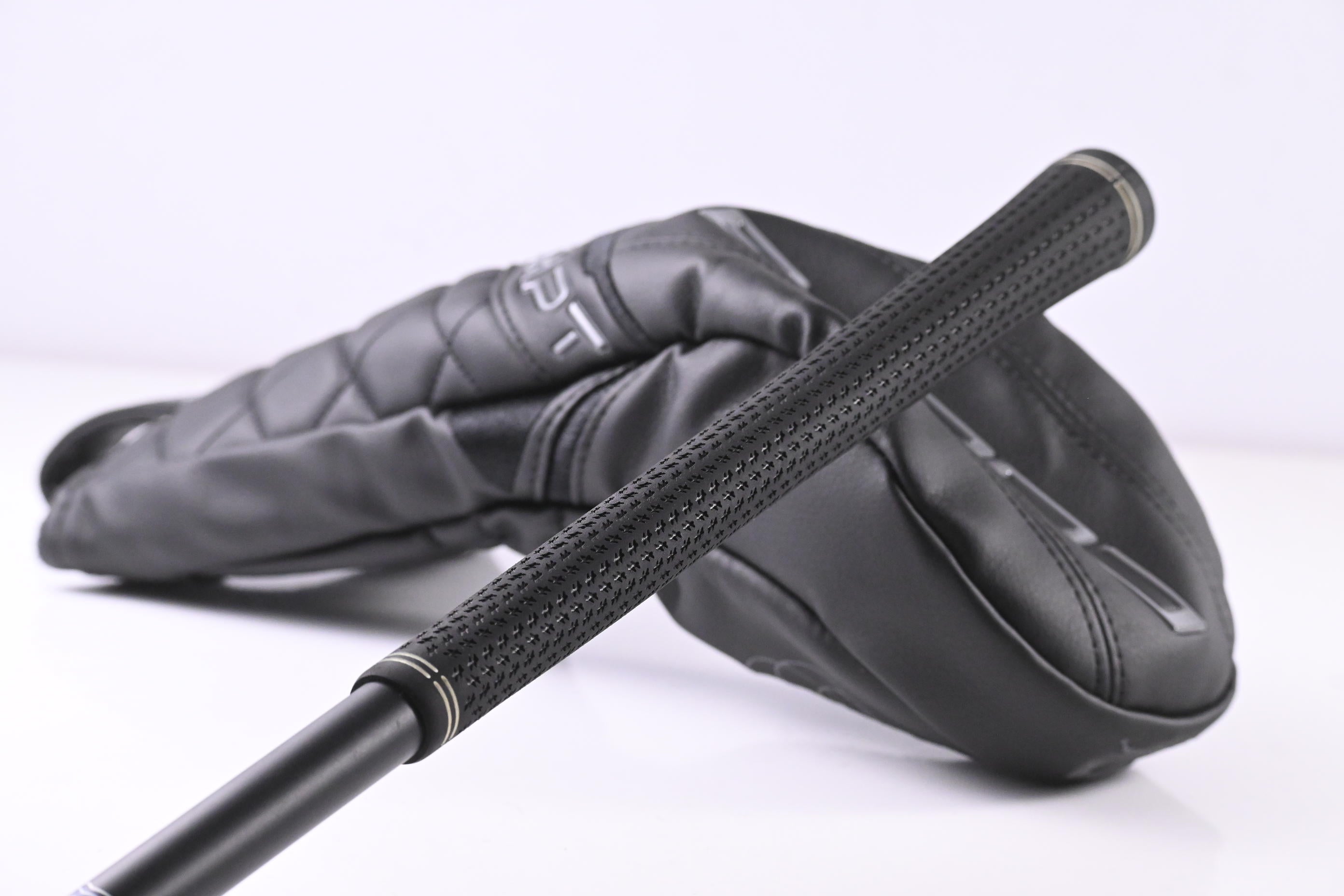 Cobra DS-Adapt LS Driver / 10.5 Degree / Regular Flex Vanquish 4 Shaft