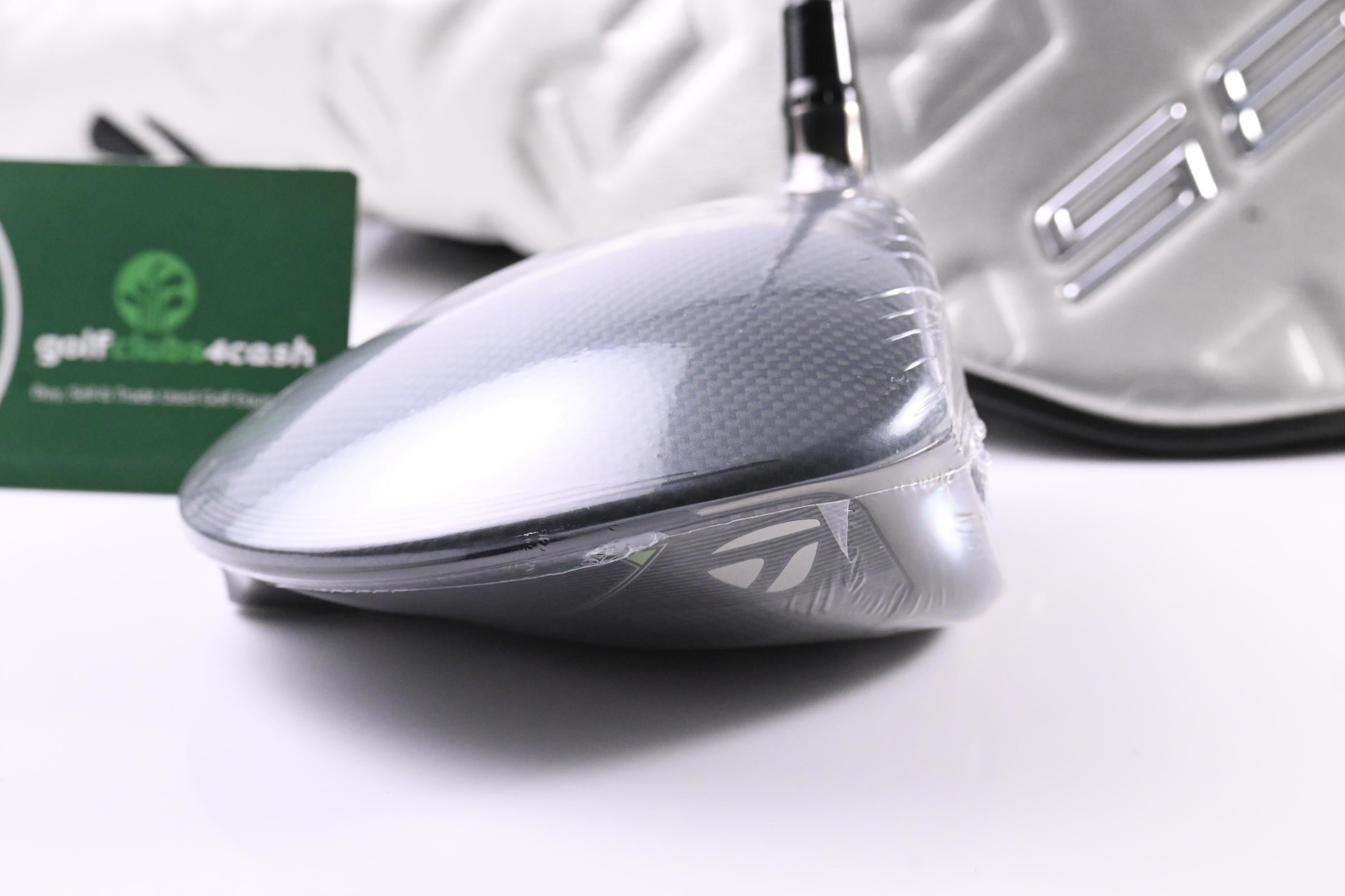 Taylormade Qi35 Driver / 10.5 Degree / Regular Flex Fujikura Air Speeder 50