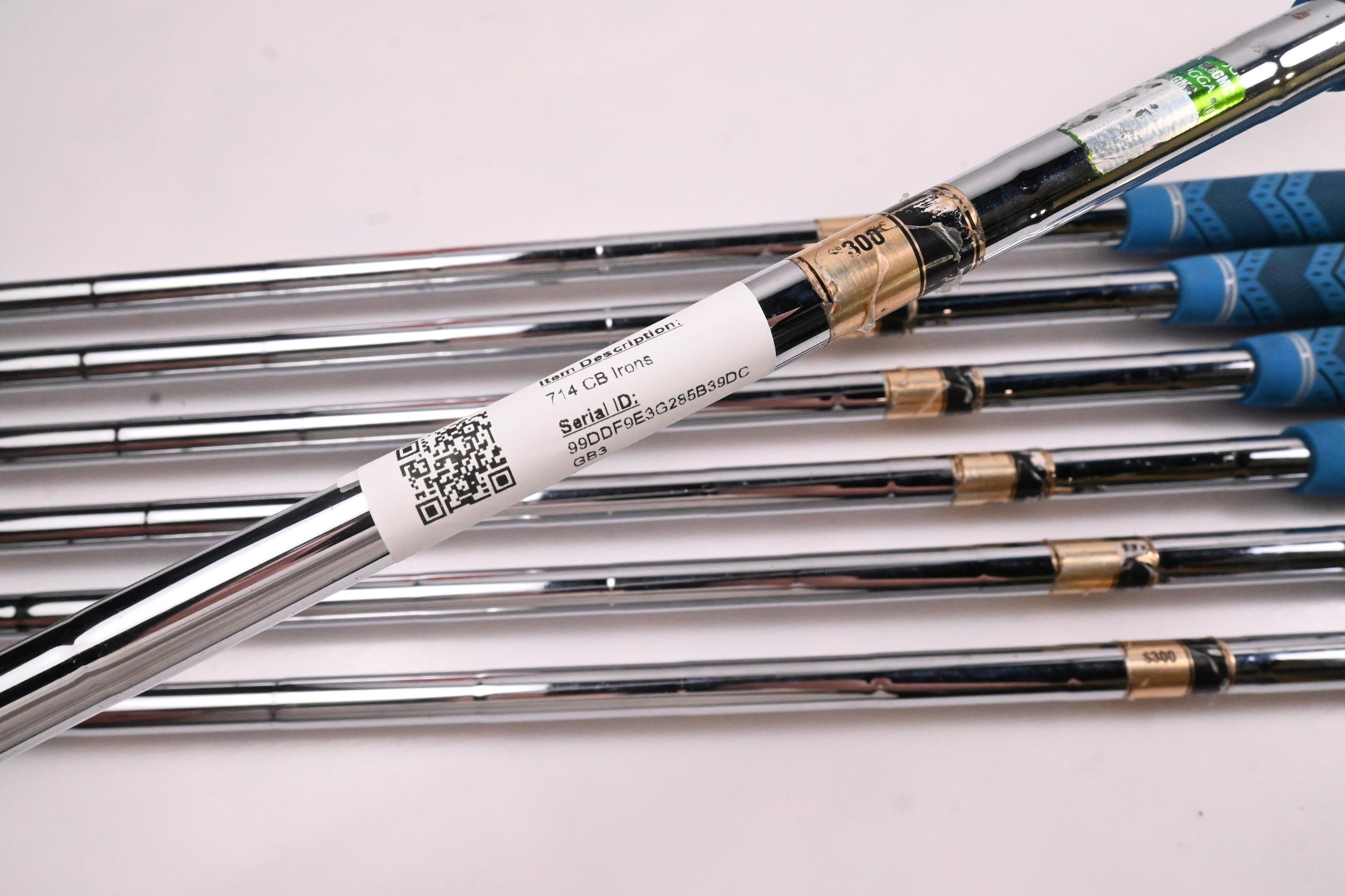 Titleist 714 CB Irons / 4-PW / Stiff Flex Dynamic Gold S300 Shafts