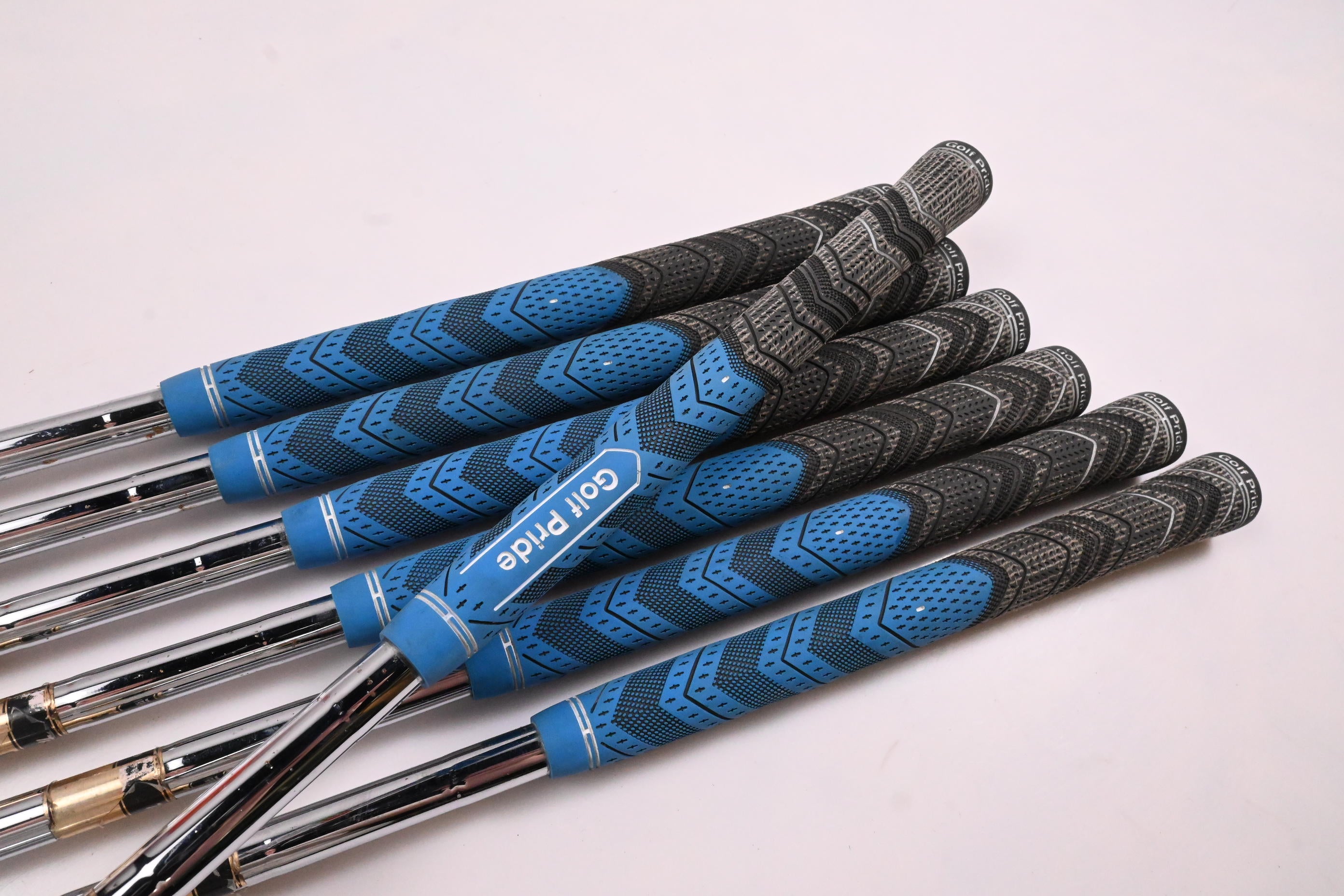 Titleist 714 CB Irons / 4-PW / Stiff Flex Dynamic Gold S300 Shafts