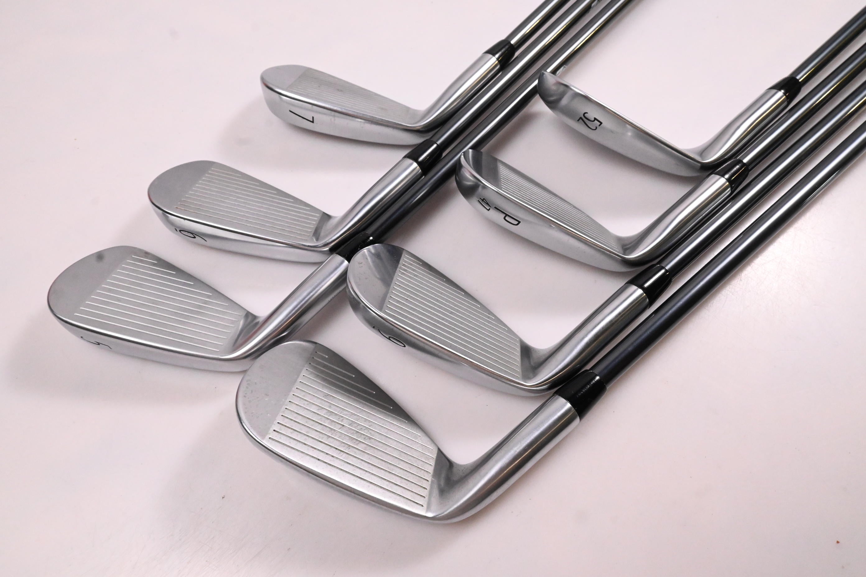 Titleist T250* 2025 Irons / 5-PW+52° / Senior Flex MMT AMC Red 65 Shafts
