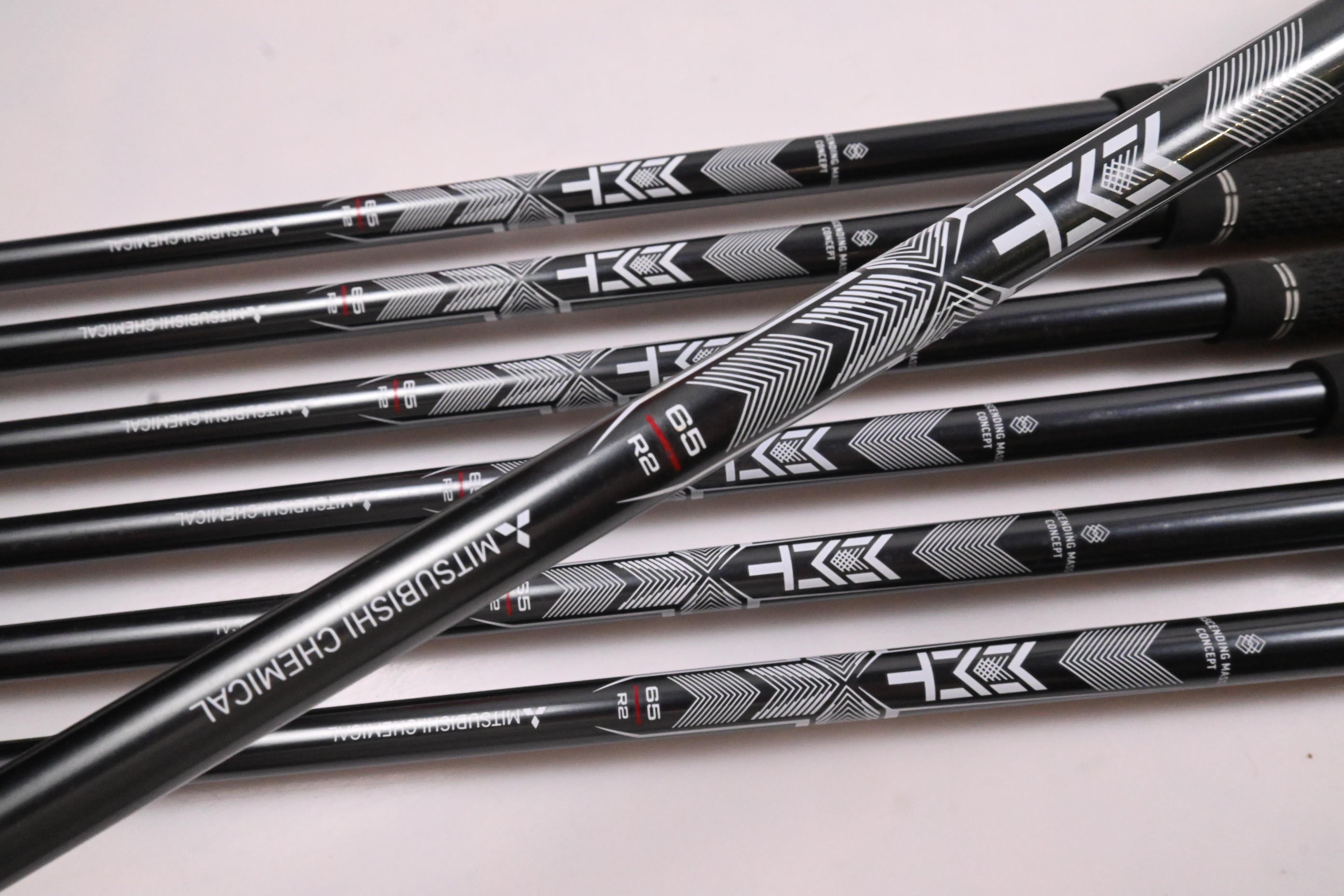 Titleist T250* 2025 Irons / 5-PW+52° / Senior Flex MMT AMC Red 65 Shafts