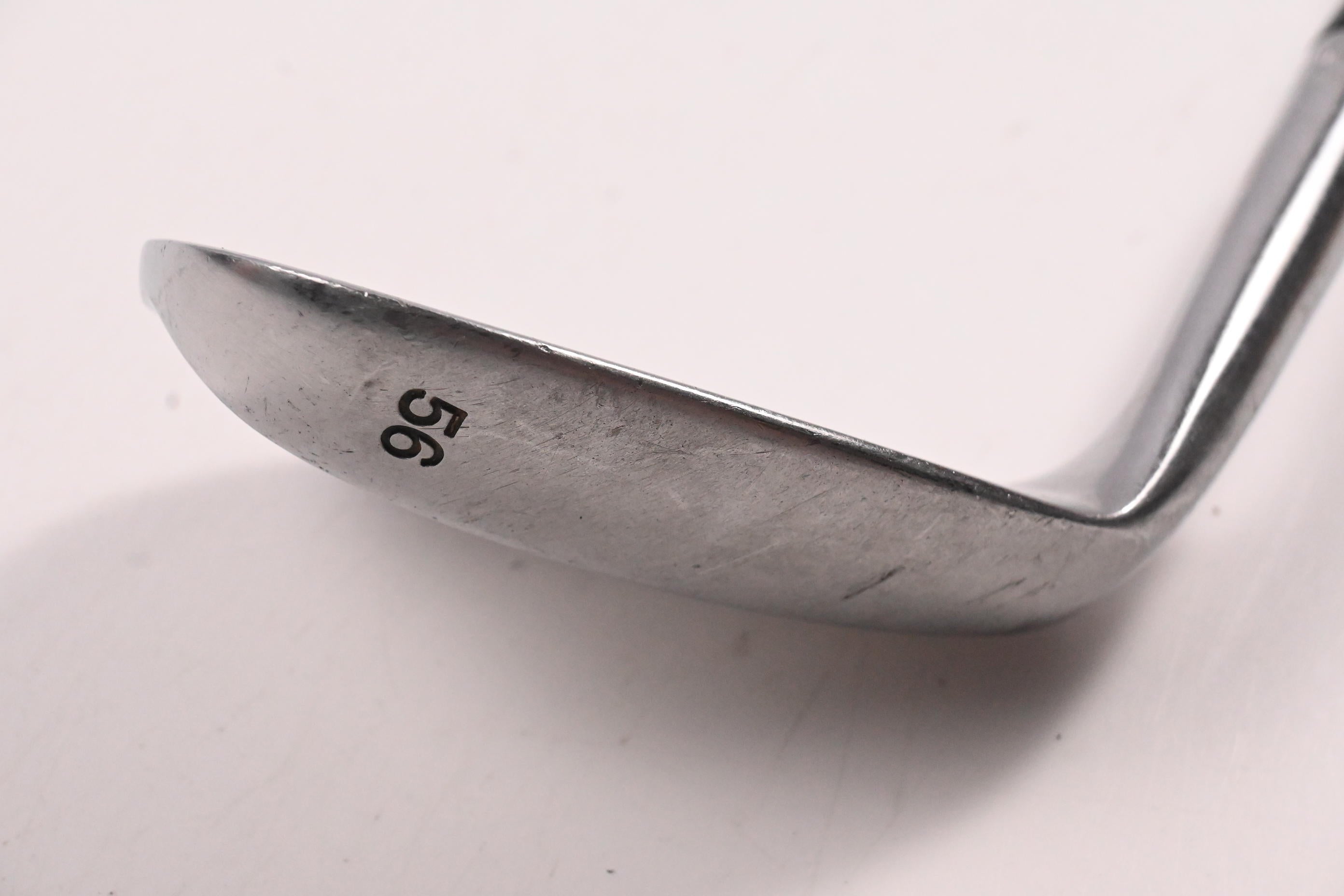 Wilson Deep Red Sand Wedge / 56 Degree / Wedge Flex Wilson Deep Red Shaft
