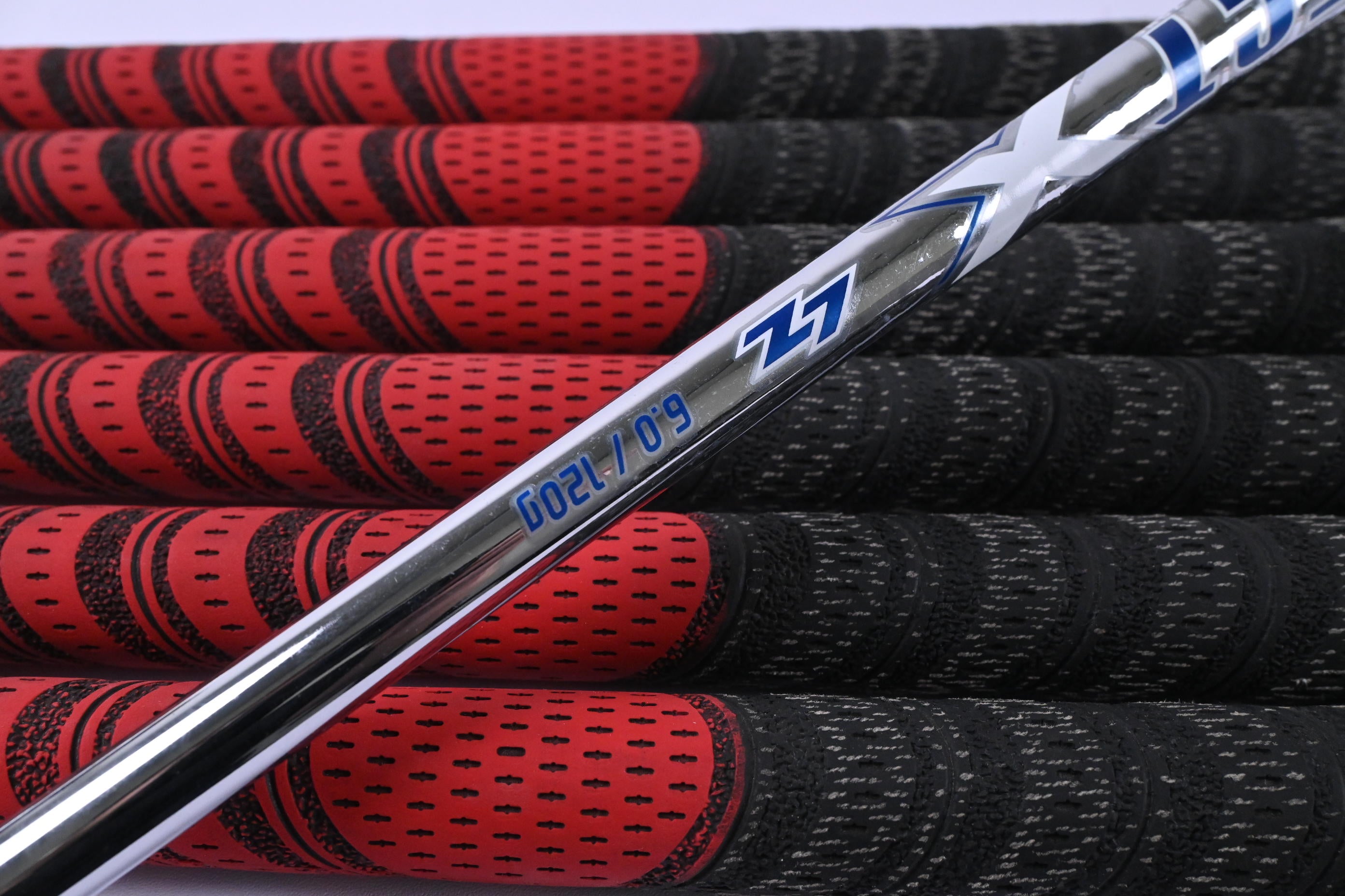 Taylormade P770/P7CB Combo Irons / 4-PW / Stiff Flex Project X LZ 120 Shafts