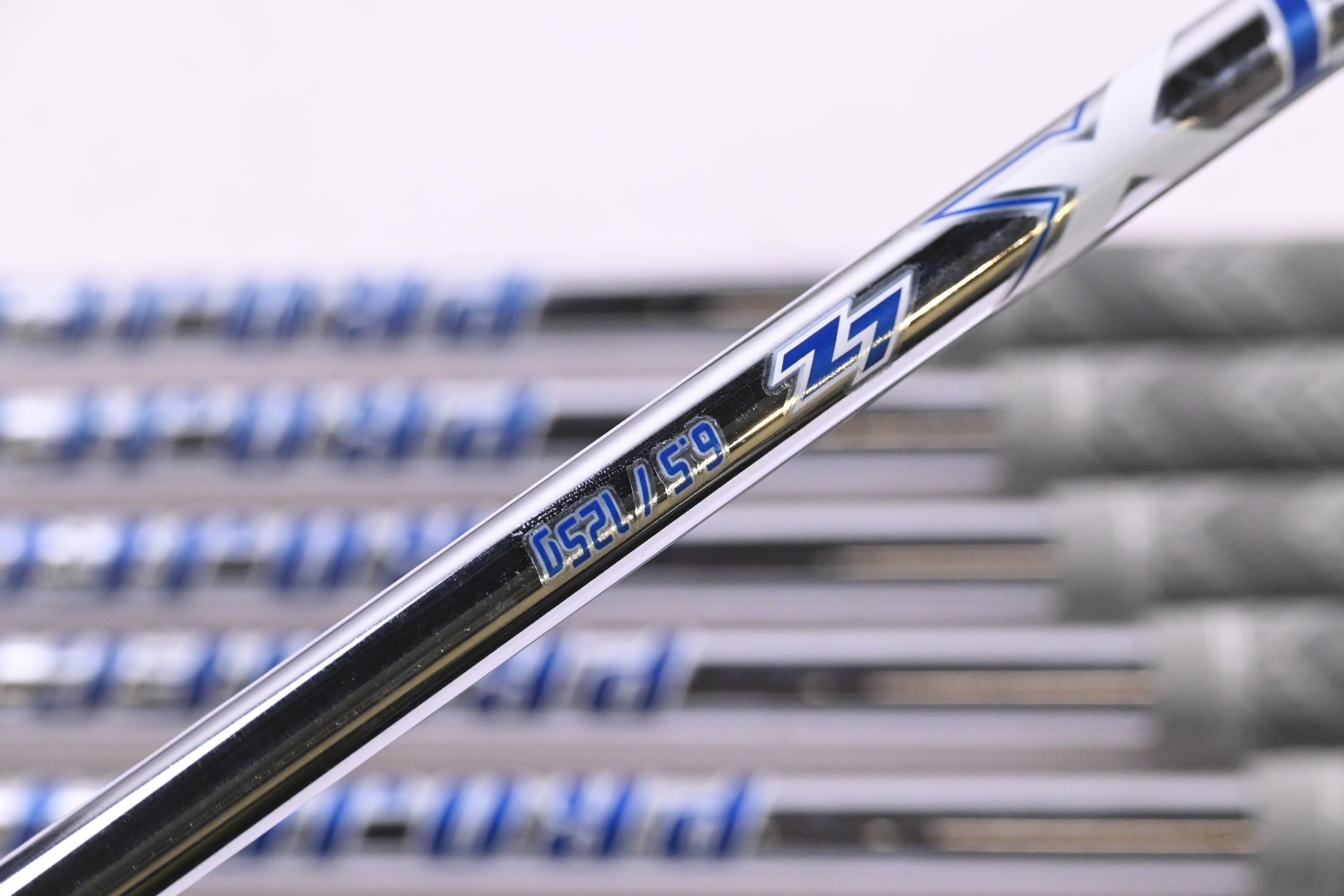Mizuno Pro 225 Irons / 5-PW+GW / X-Flex Project X LZ 125 Shafts