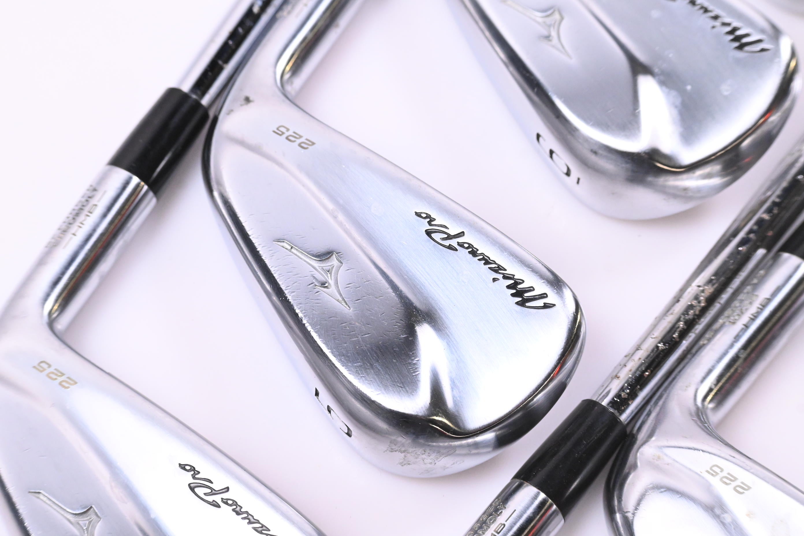 Mizuno Pro 225 Irons / 4-PW+GW / Stiff Flex Dynamic Gold 120 S300 Shafts