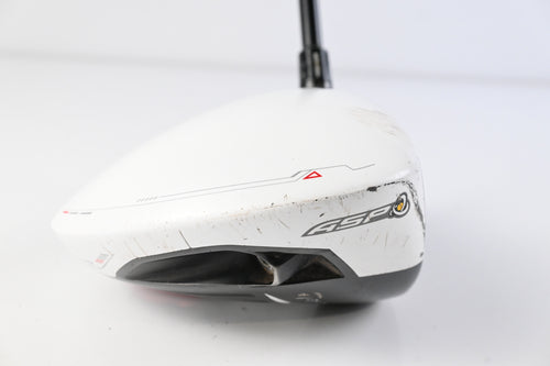 Taylormade R11 Driver / 9 Degree / Regular Flex Fujikura Blur 60 Shaft