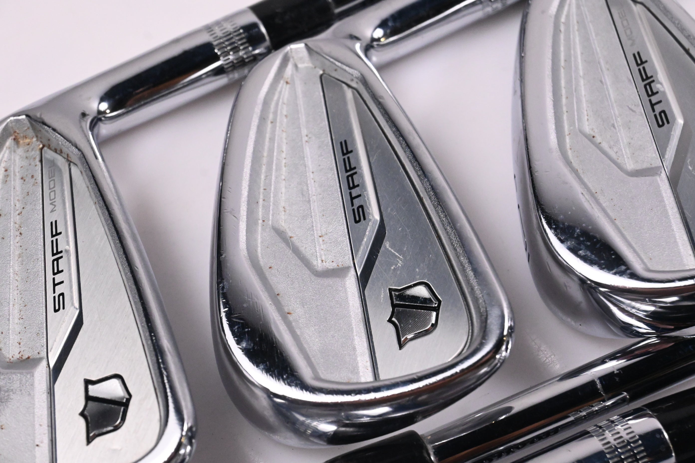 Wilson Staff Model 2024 CB Irons / 4-PW / X-Flex NS Pro Modus 3 Tour 120 Shafts