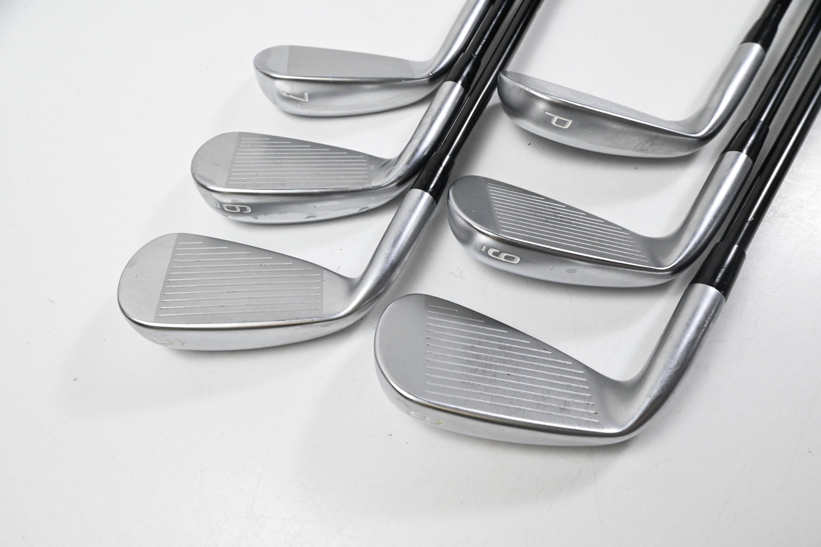 Mizuno JPX 923 Hot Metal Irons / 5-PW / Regular Flex MMT Black 65 Shafts