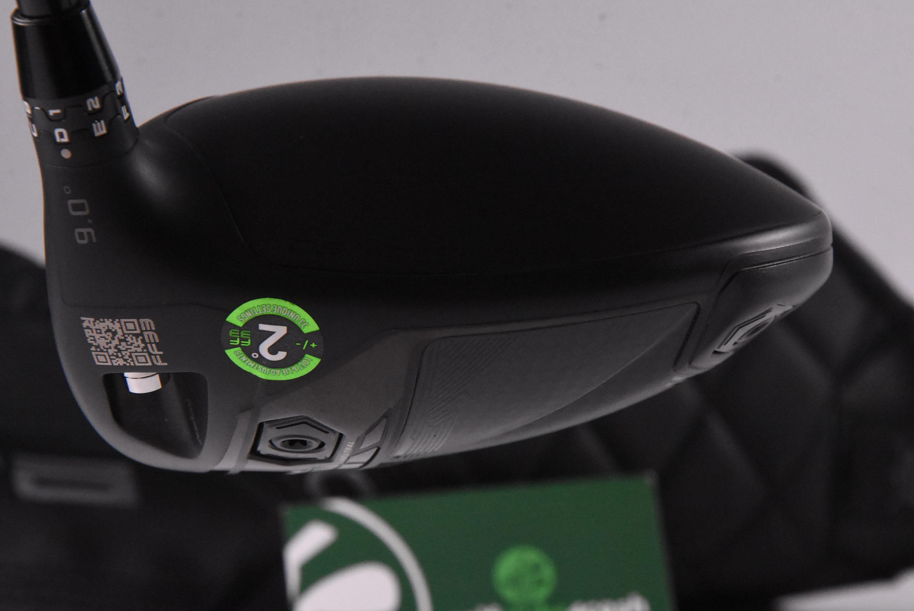 Cobra DS-Adapt LS Driver / 9 Degree / Stiff Flex Denali Black 60 Shaft