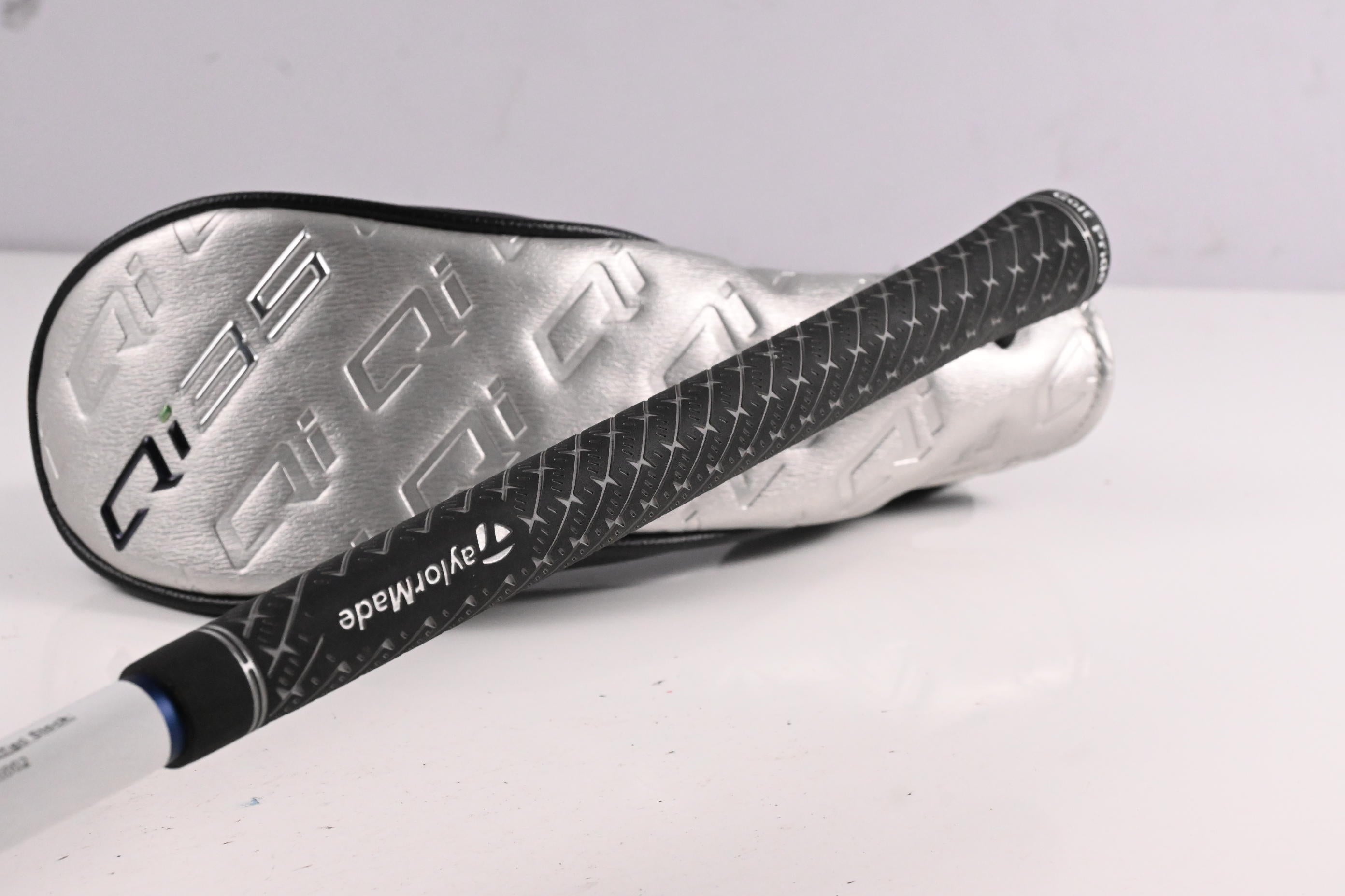 Taylormade Qi35 #4 Hybrid / 22 Degree / Regular Flex Fujikura Ventus Blue '25 6