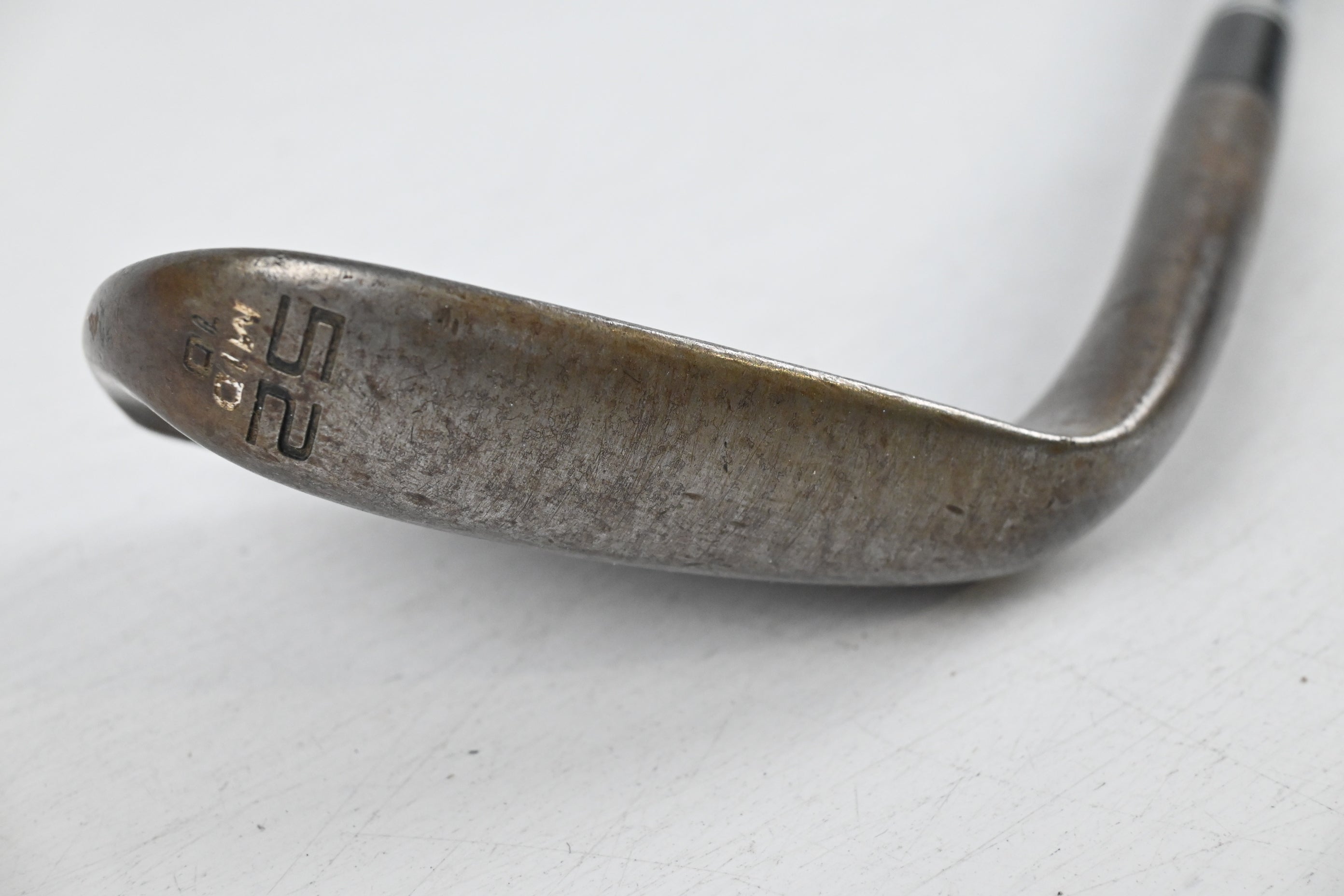 Cleveland RTX ZipCore Gap Wedge / 52 Degree / Wedge Flex Dynamic Gold Spinner