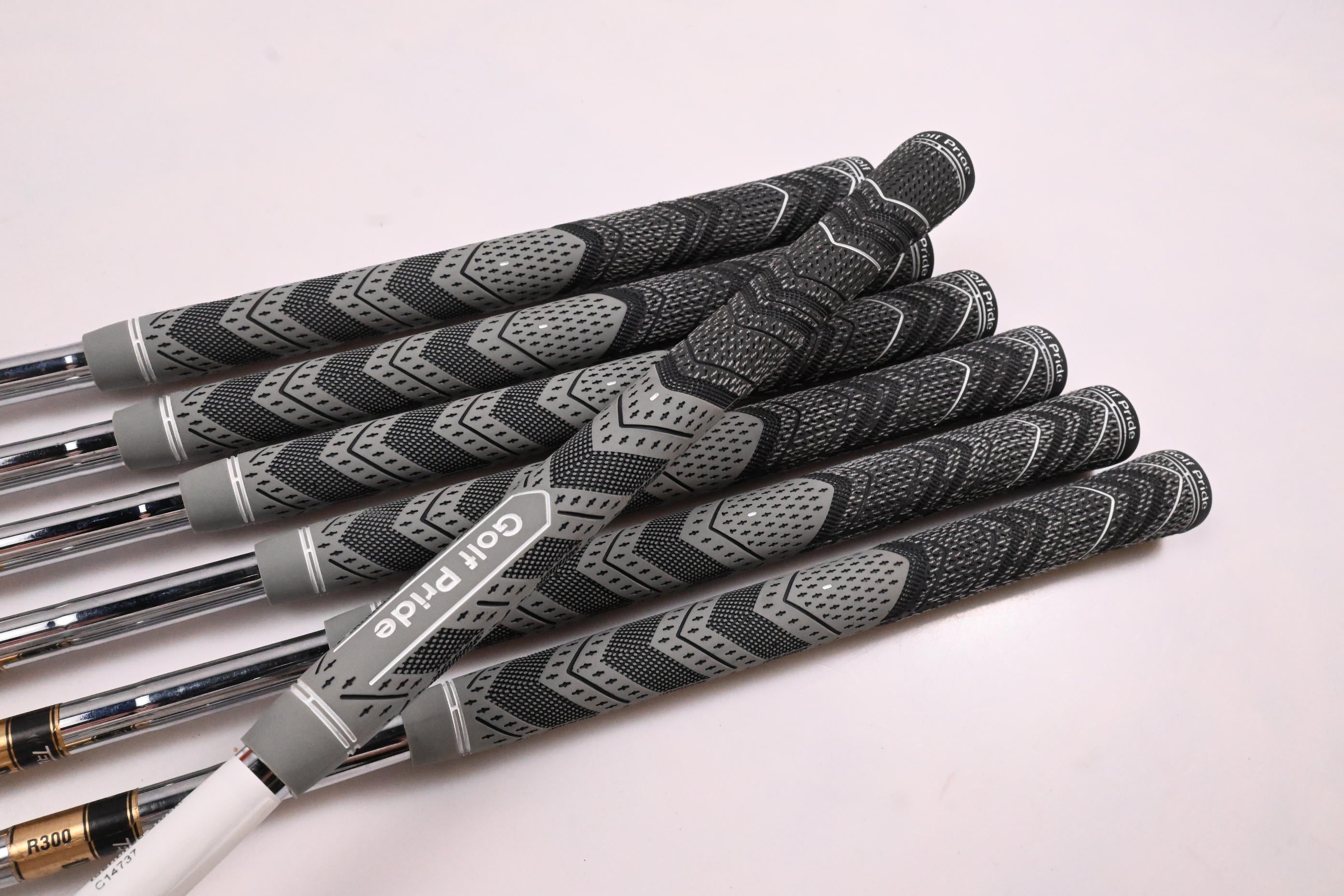 Titleist DCI 762 Irons / 4-PW / Regular Flex Dynamic Gold R300 Shafts