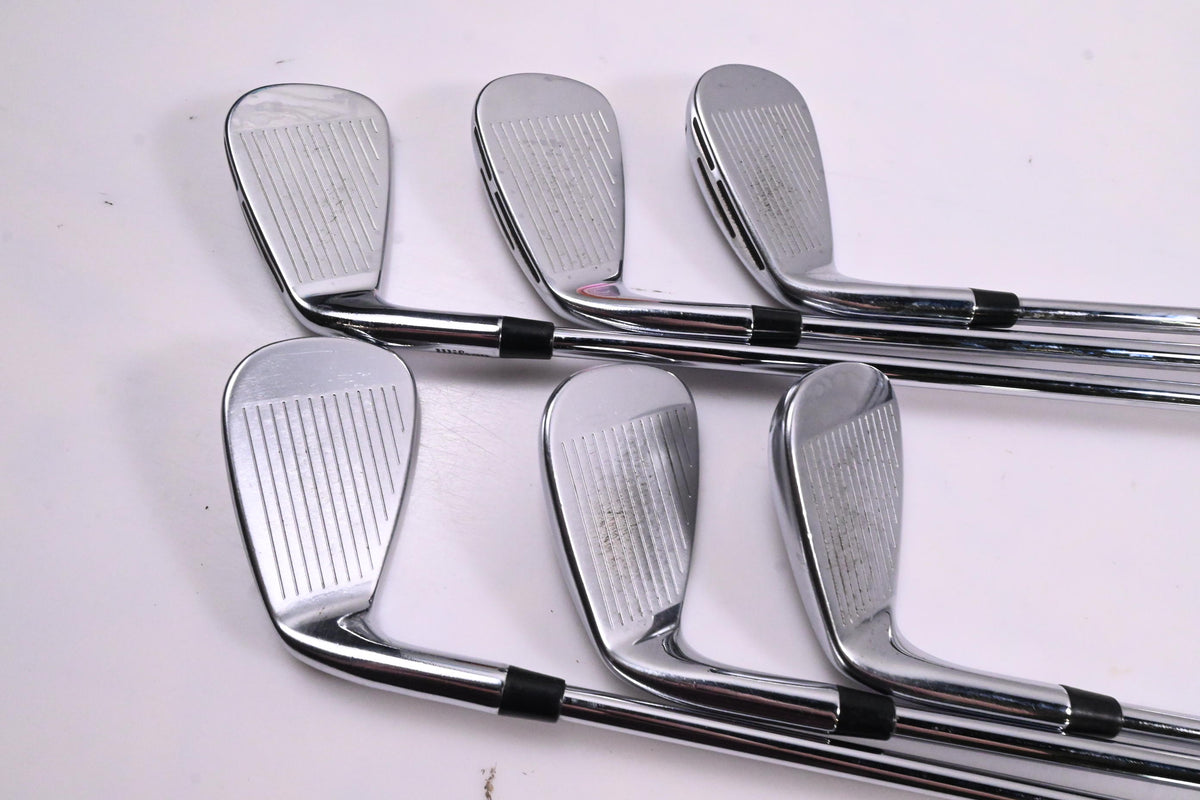 Wilson D9 Forged Irons / 5-PW / Regular Flex Dynamic Gold 95 R300 Shafts