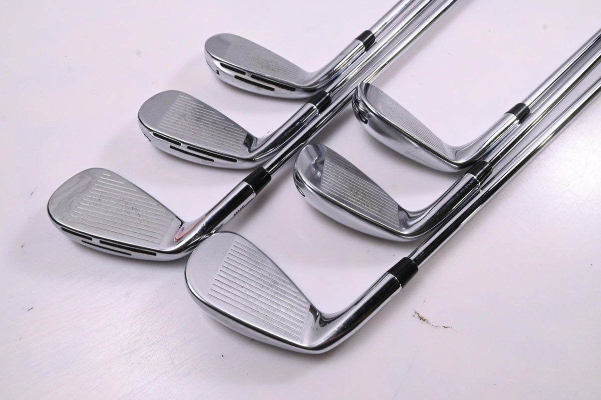 Wilson D9 Forged Irons / 5-PW / Regular Flex Dynamic Gold 95 R300 Shafts